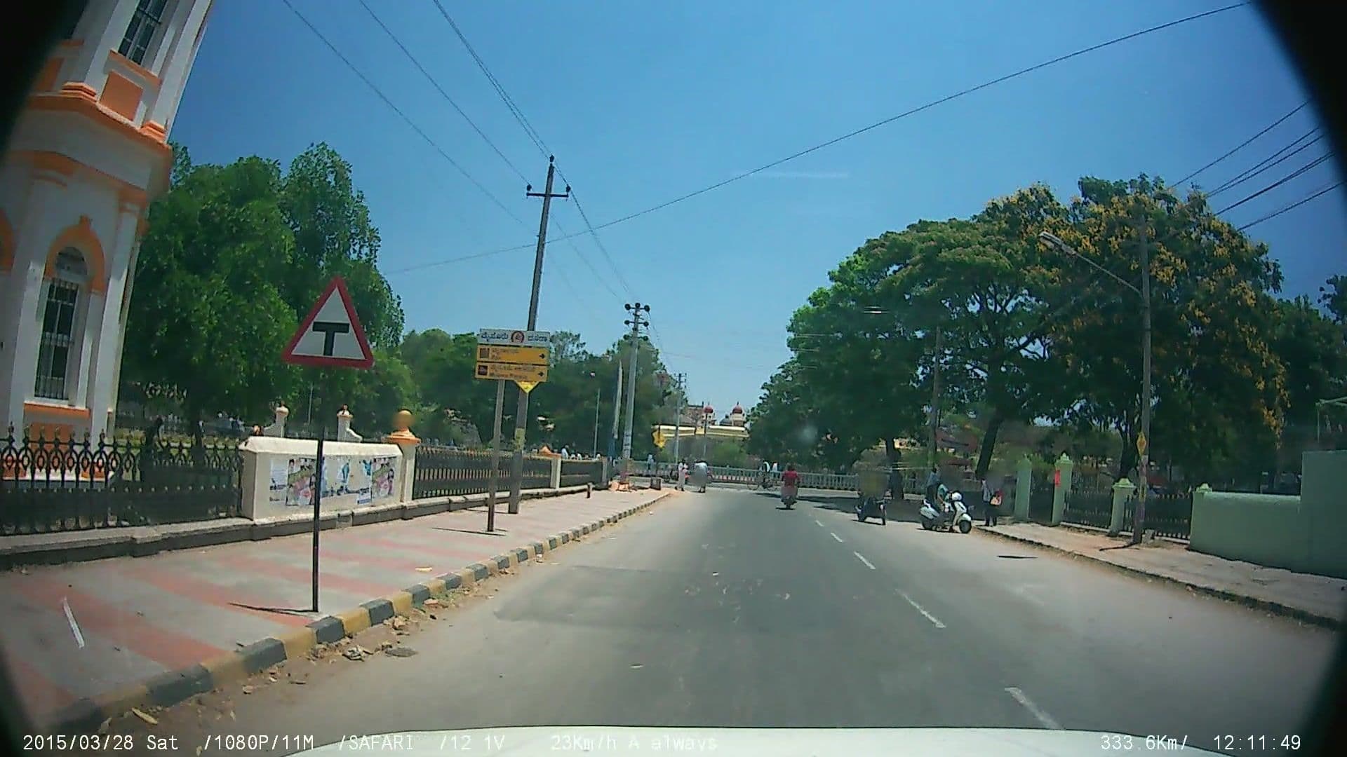 Street view near Hotel Gokul, Mysuru — © johnichan (CC BY-SA · Mapillary)