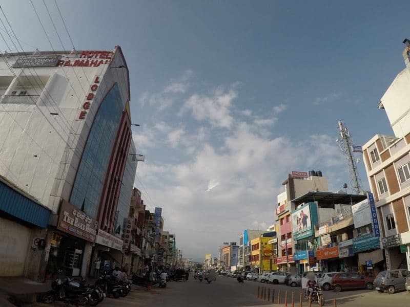 Street view near Silver Woods, Chikmagalūr — © deepak_bicycle (CC BY-SA · Mapillary)