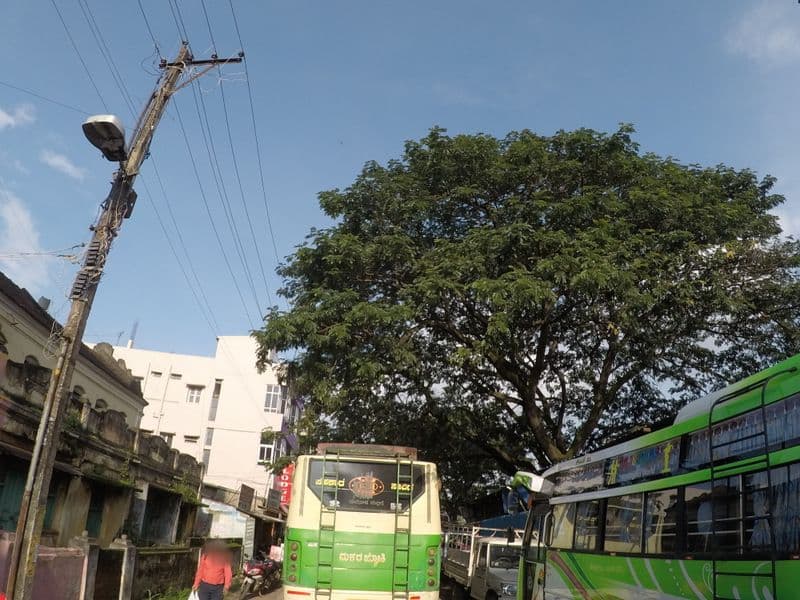 Street view near Lavasa Regency, Chikmagalūr — © deepak_bicycle (CC BY-SA · Mapillary)