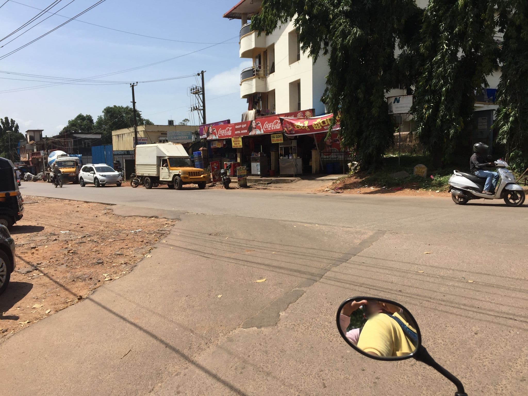 Street view near hotel sama deluxe, Mangaluru — © piyusht (CC BY-SA · Mapillary)