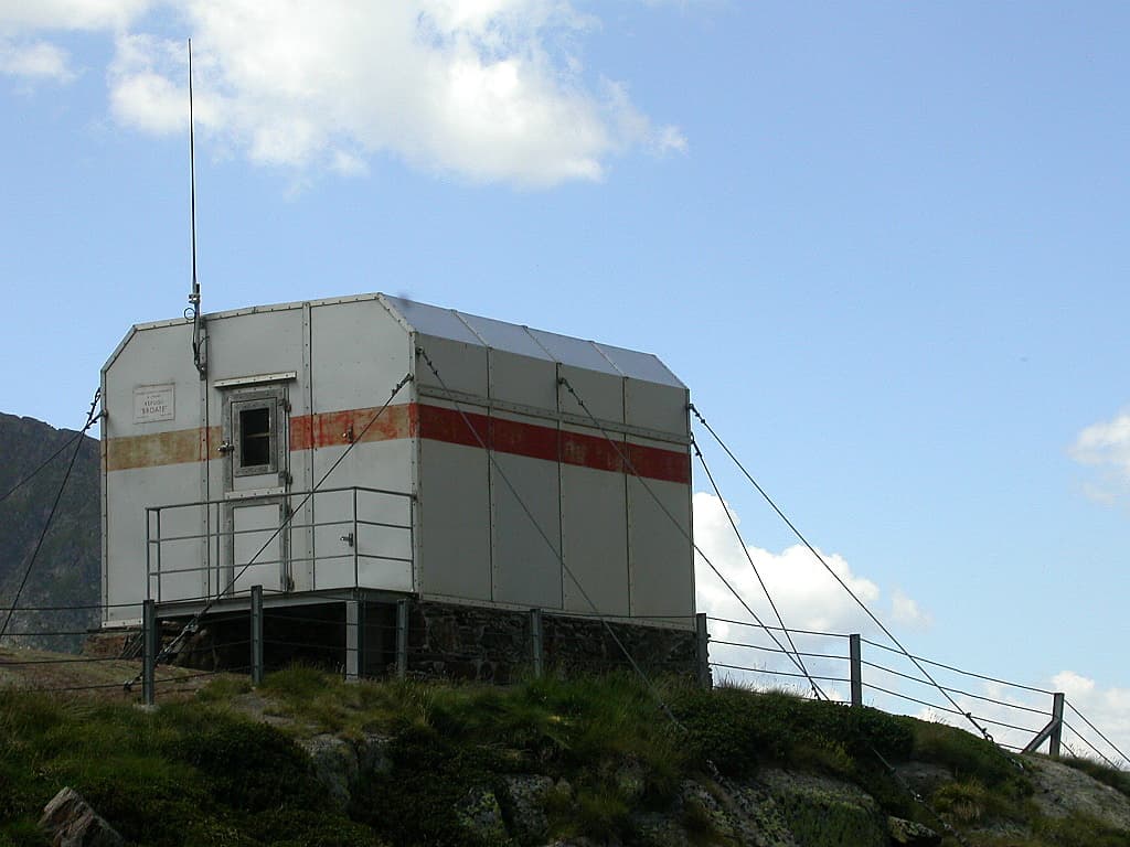 Refugi de Broate (via Wikimedia Commons, CC BY-SA 3.0)