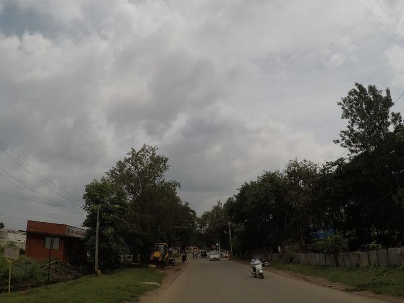 Street view near Hotel Aramane Samrudhi, Chikmagalūr — © deepak_bicycle (CC BY-SA · Mapillary)