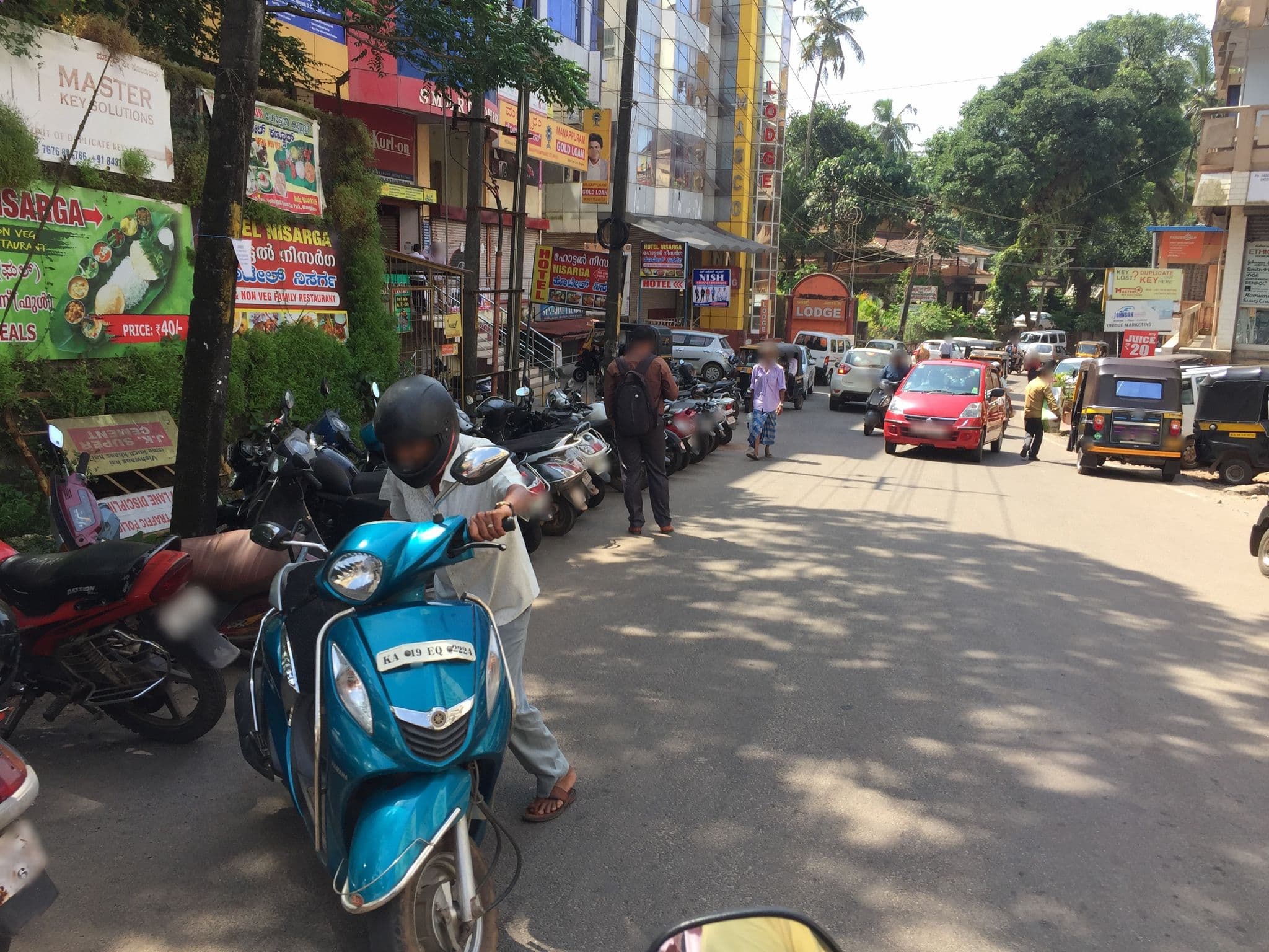 Street view near Hotel Vasudev, Mangaluru — © piyusht (CC BY-SA · Mapillary)