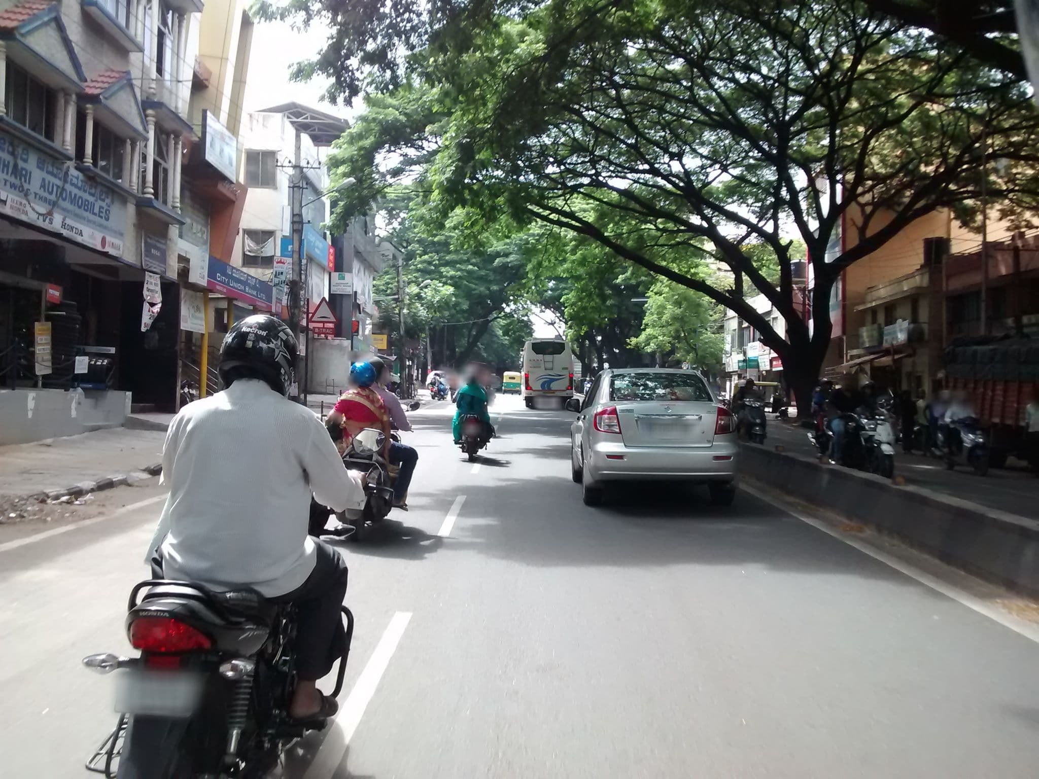 Street view near Urs Palace Oyo 8799, Bengaluru — © chethan (CC BY-SA · Mapillary)