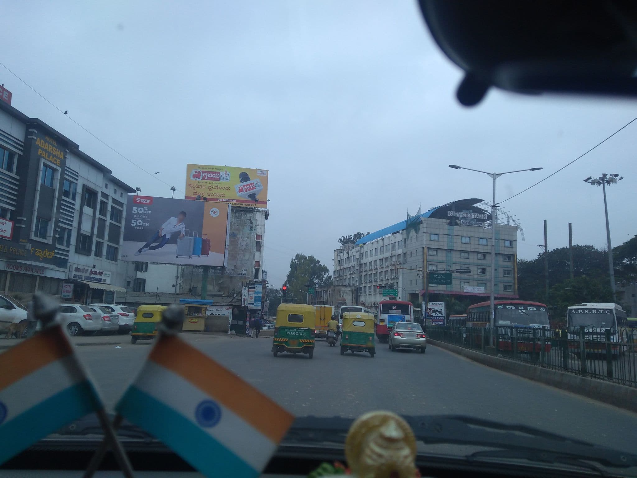 Street view near Hotel Mayura Pvt. Ltd., Bengaluru — © poornibadrinath (CC BY-SA · Mapillary)