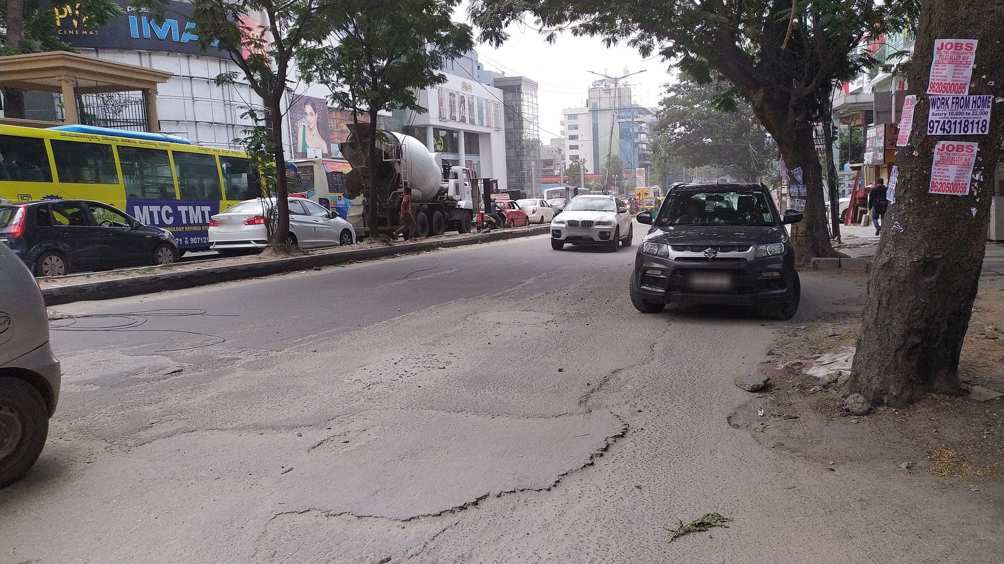 Street view near Emirates Suites, Bengaluru — © shahin (CC BY-SA · Mapillary)