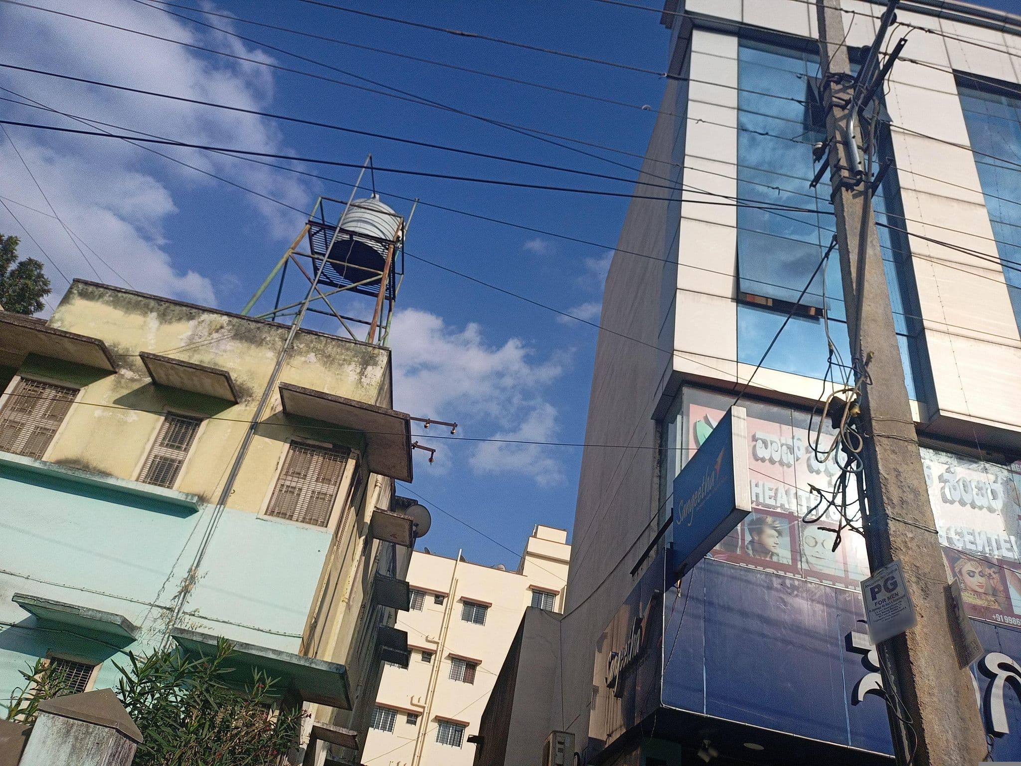 Street view near Hotel Transit Living K.R Road, Bengaluru — © shanmugam (CC BY-SA · Mapillary)