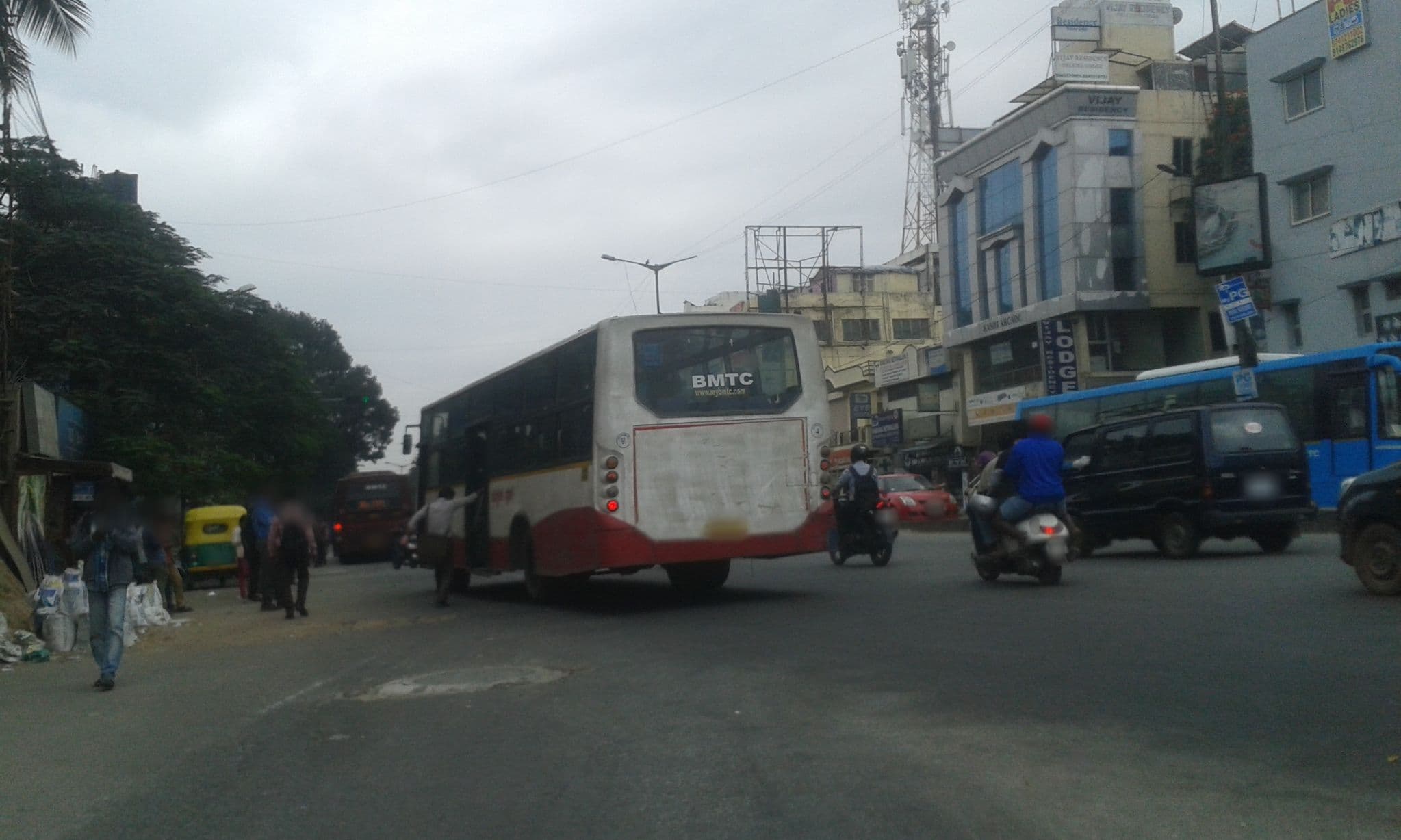 Street view near Vijay Residency Deluxe Lodge, Bengaluru — © yogi (CC BY-SA · Mapillary)