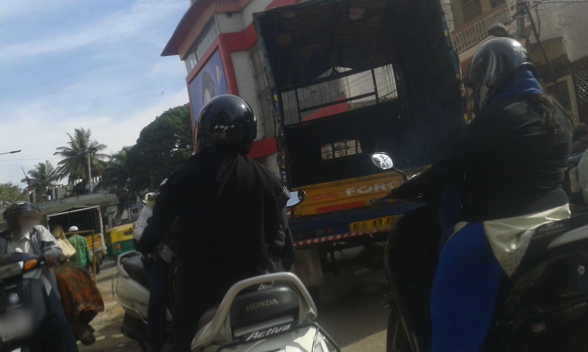 Street view near Hotel Dreams Inn, Bengaluru — © yogi (CC BY-SA · Mapillary)