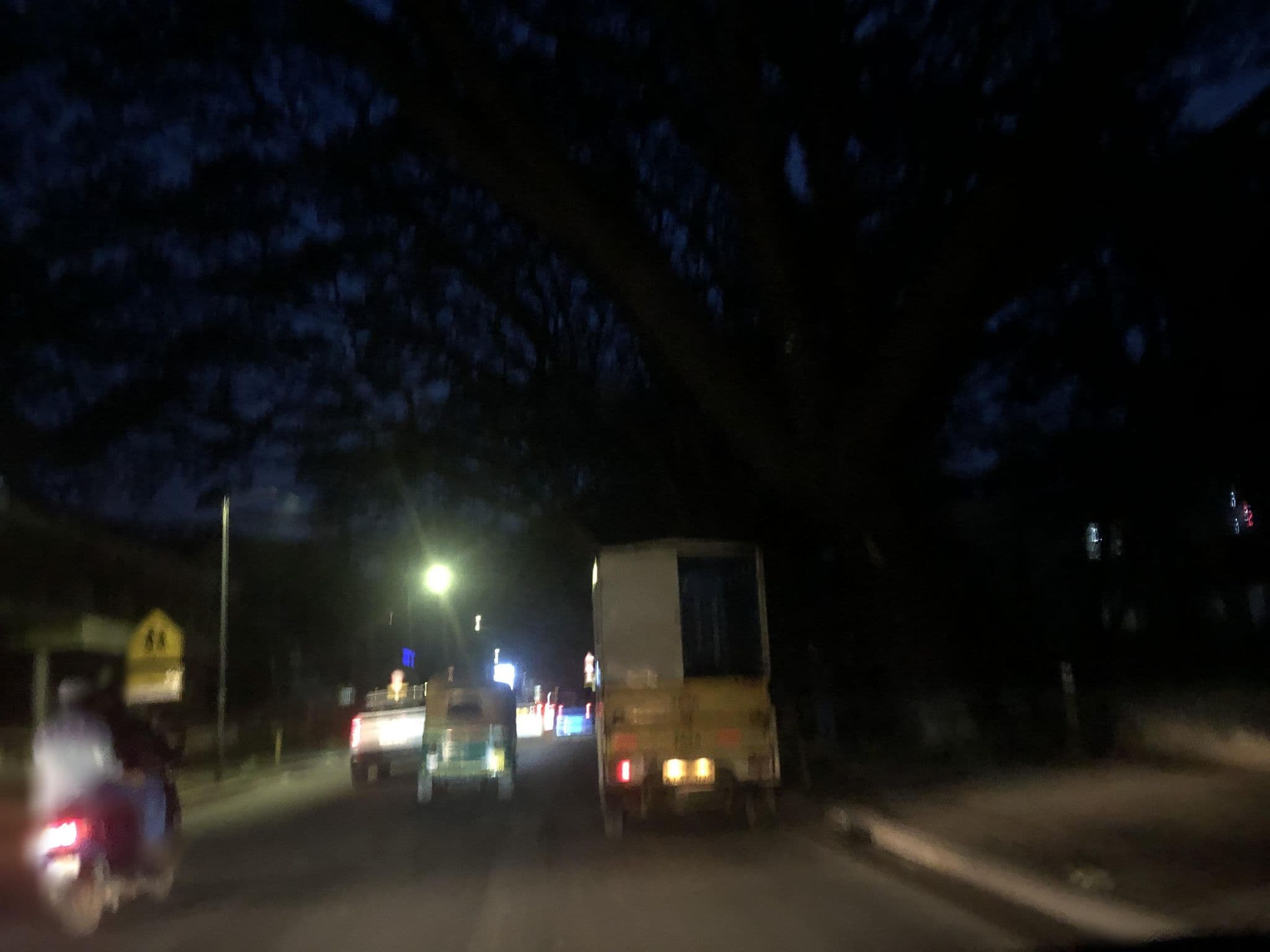 Street view near Brigade Palace Hotel, Bengaluru — © olily (CC BY-SA · Mapillary)
