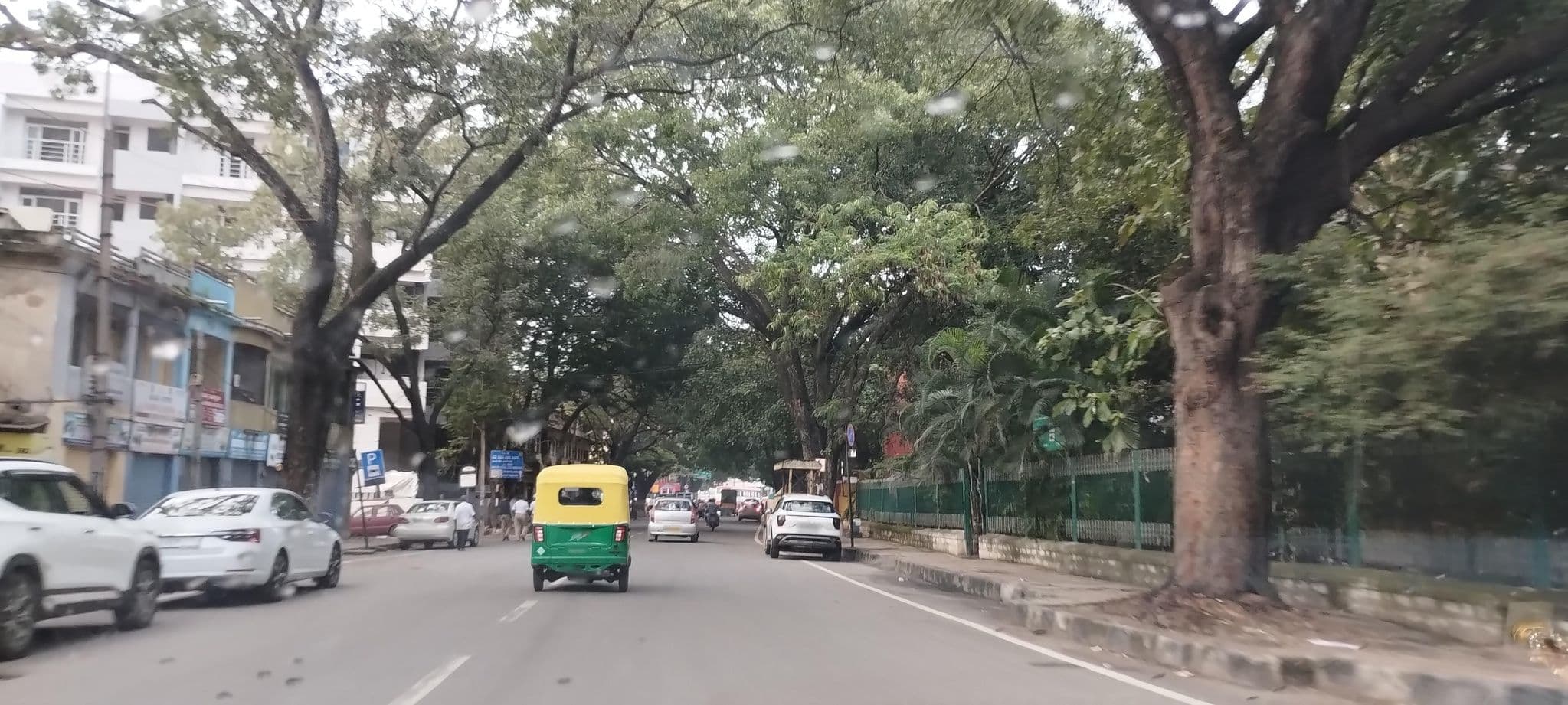 Street view near New Modern Hotel Boarding and Lodging, Bengaluru — © olily (CC BY-SA · Mapillary)