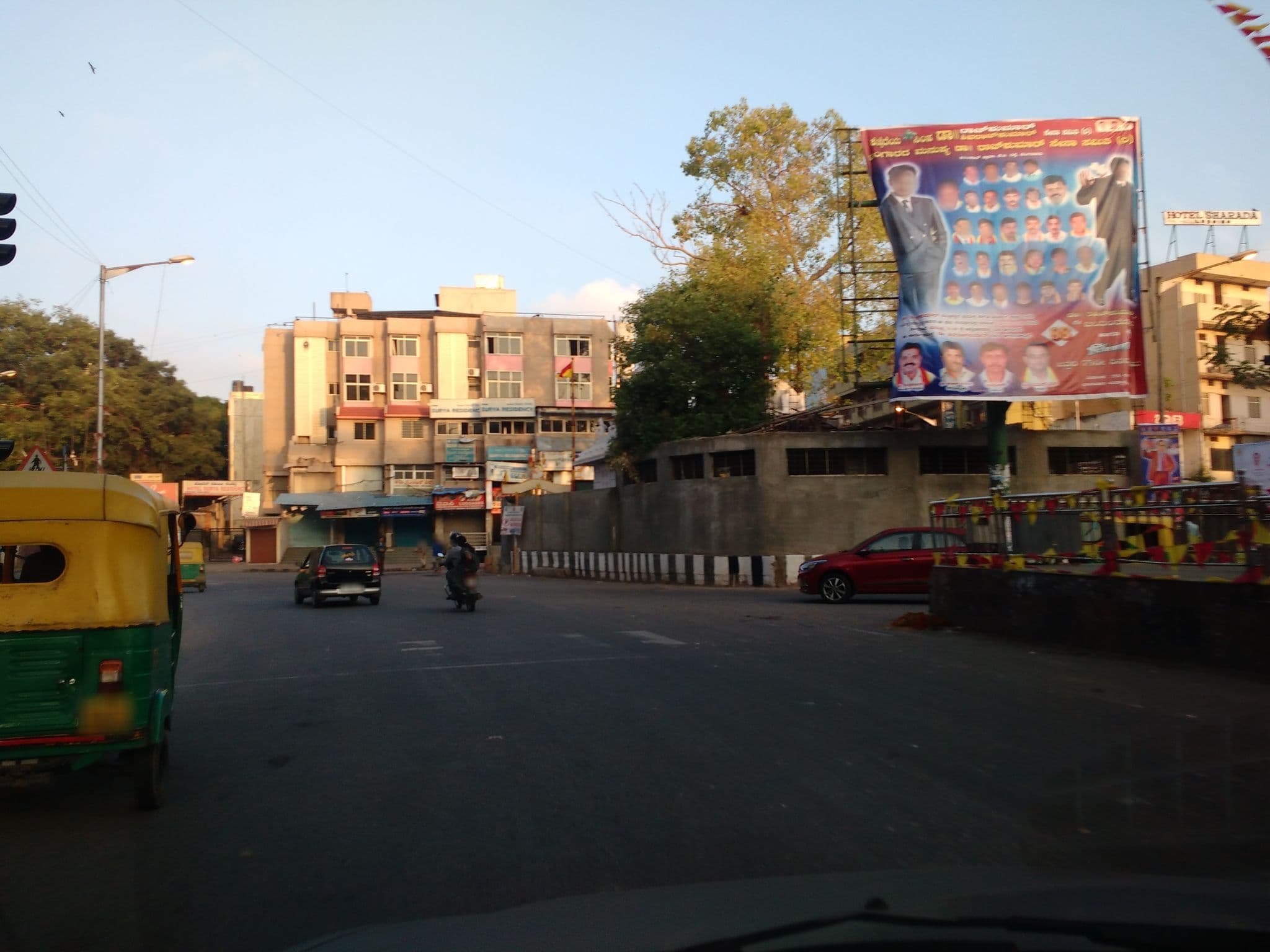 Street view near Anvari Hotel, Bengaluru — © srividya (CC BY-SA · Mapillary)