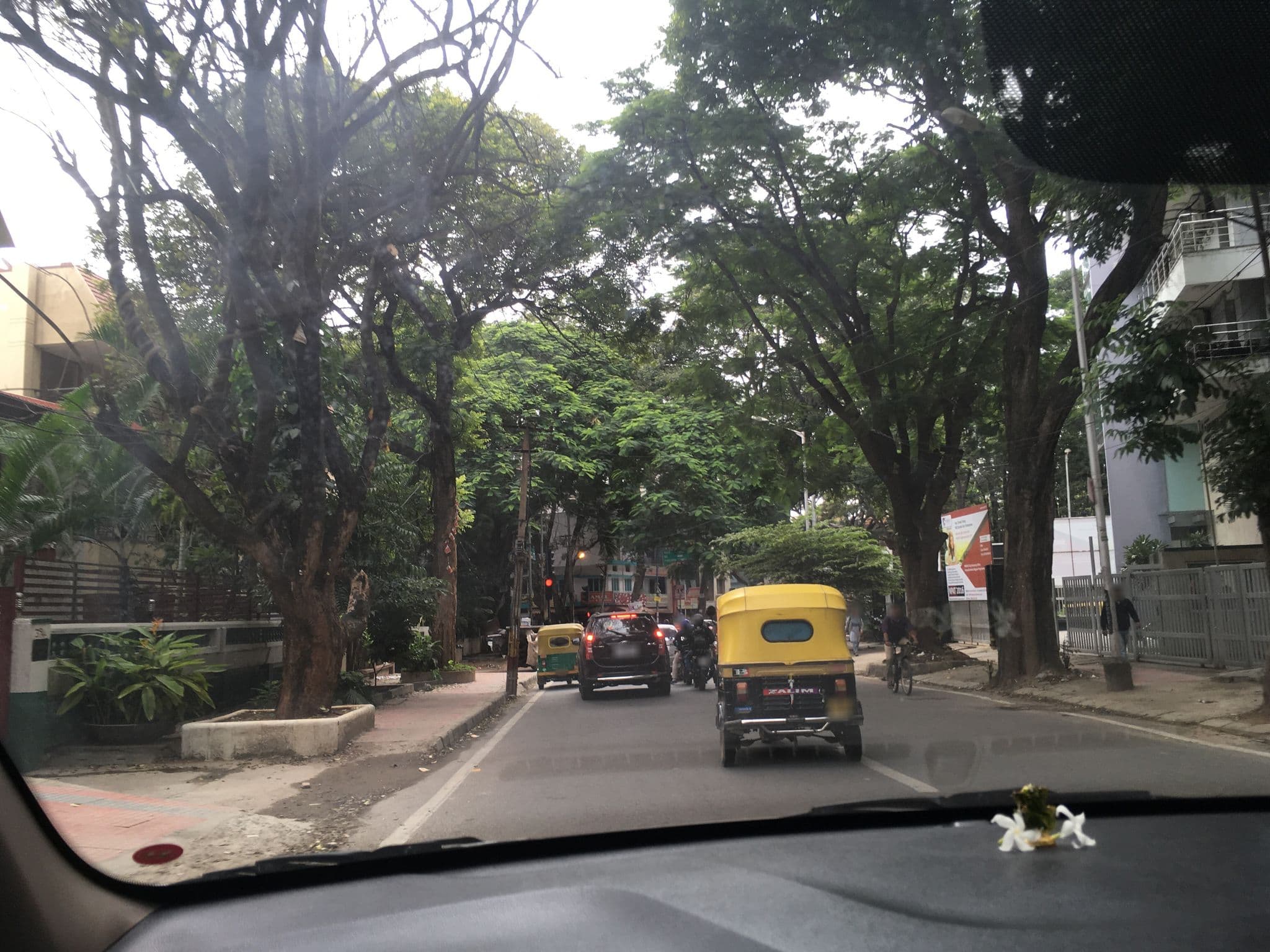 Street view near The Golden pearl hotel, Bengaluru — © tetisheri (CC BY-SA · Mapillary)