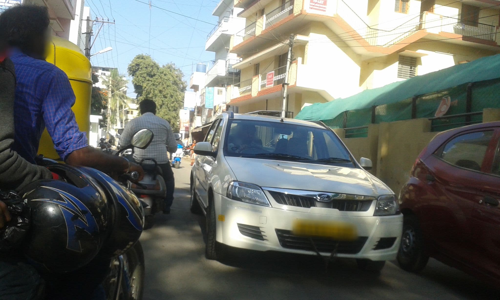 Street view near Hummingbird Yashila, Bengaluru — © yogi (CC BY-SA · Mapillary)