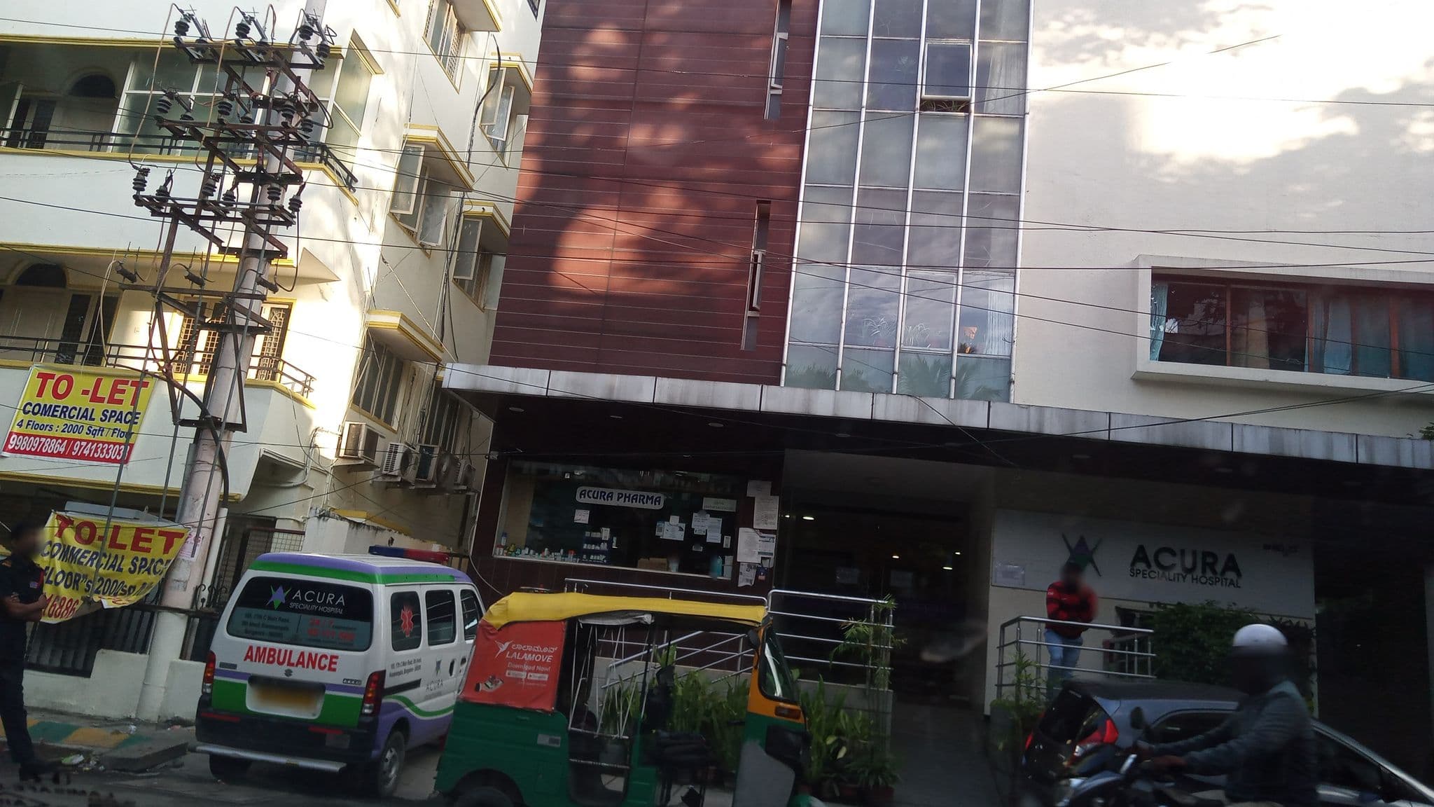 Street view near Solitaire Crest Hotel, Bengaluru — © pradeepbv (CC BY-SA · Mapillary)