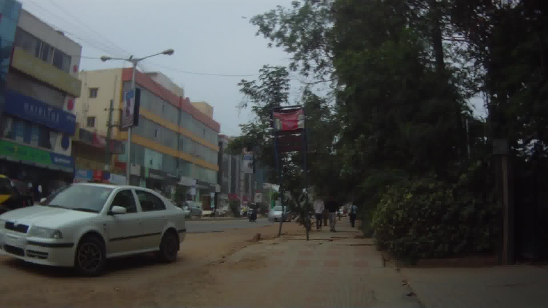 Street view near Holiday Inn, Dommasandra — © richlv (CC BY-SA · Mapillary)