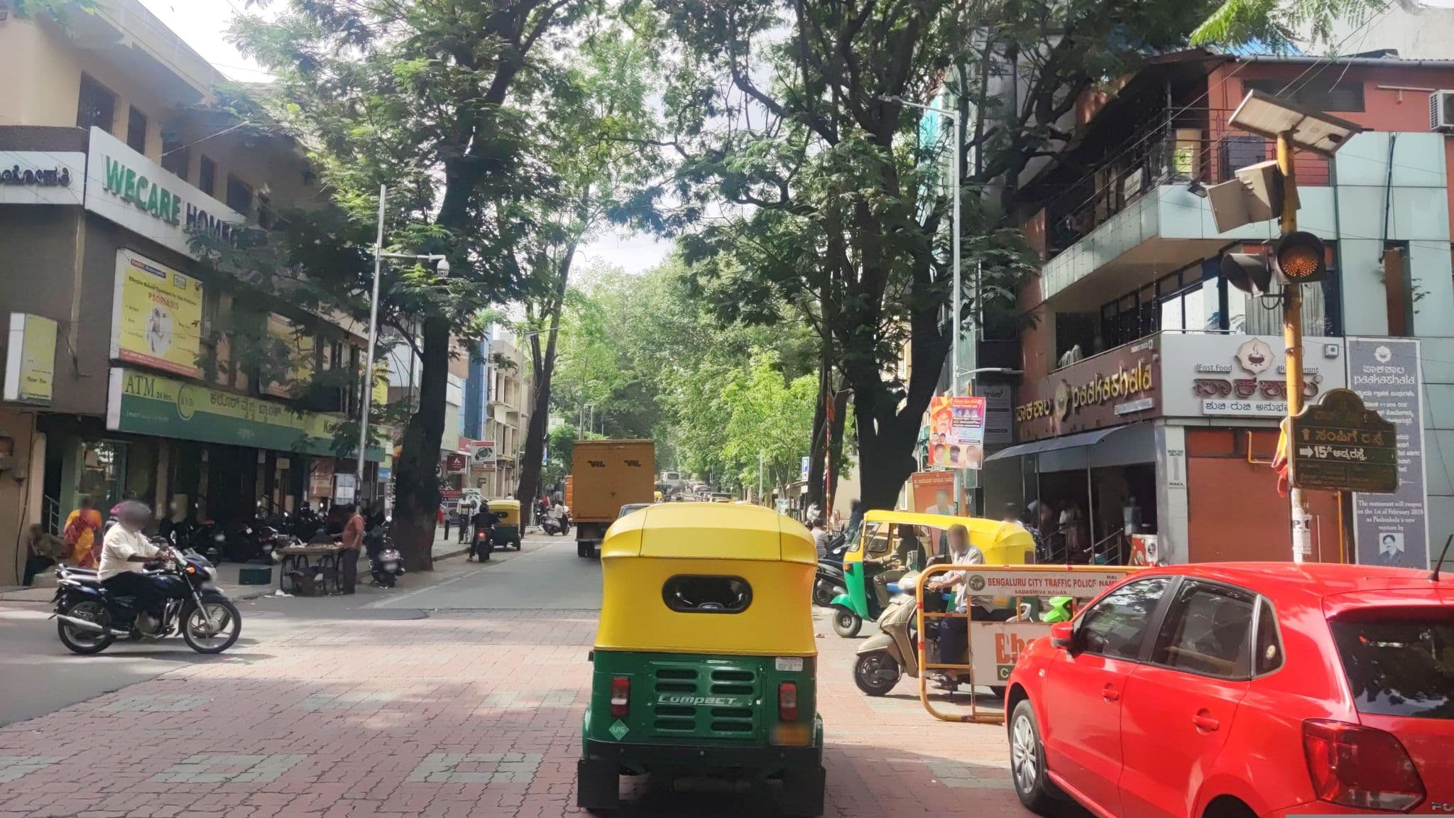 Street view near Paakhashala, Bengaluru — © Mithungowda (CC BY-SA · Mapillary)