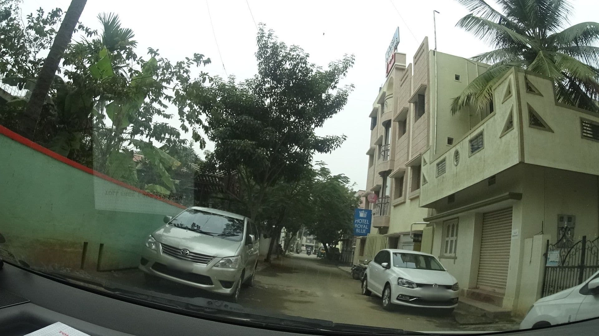 Street view near Royal Blue, Yelahanka — © venkanna37 (CC BY-SA · Mapillary)