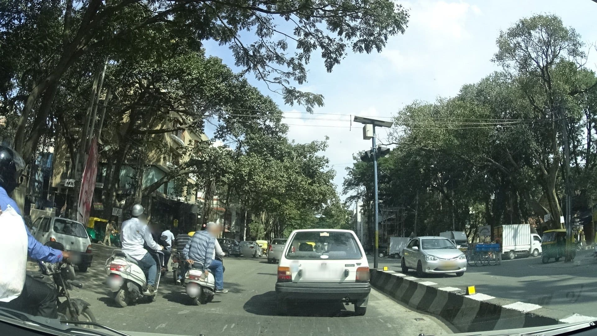 Street view near Roxel Inn Aura, Bengaluru — © geohacker (CC BY-SA · Mapillary)