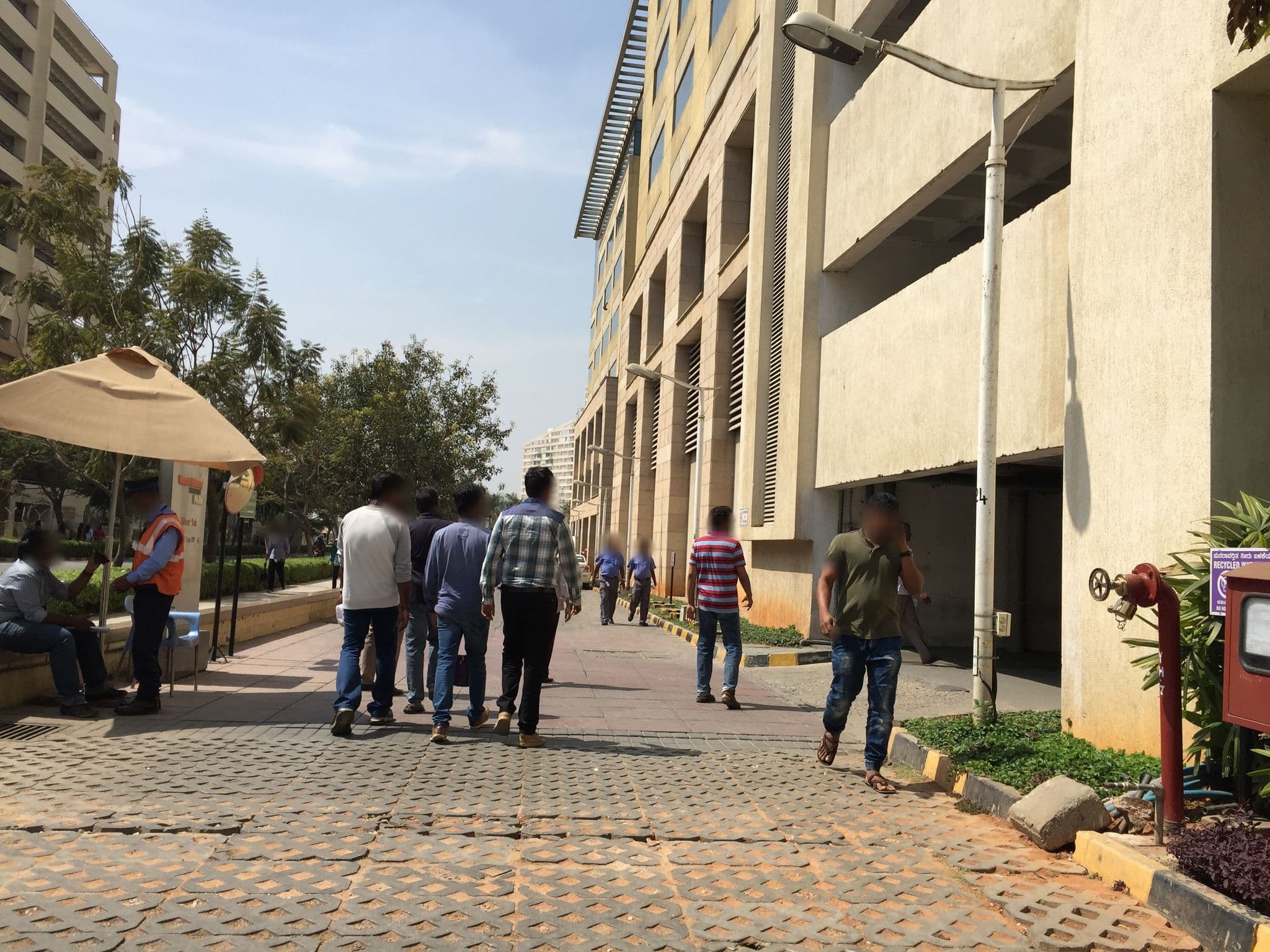 Street view near Bulande Hospitality Services, Yelahanka — © richlv (CC BY-SA · Mapillary)