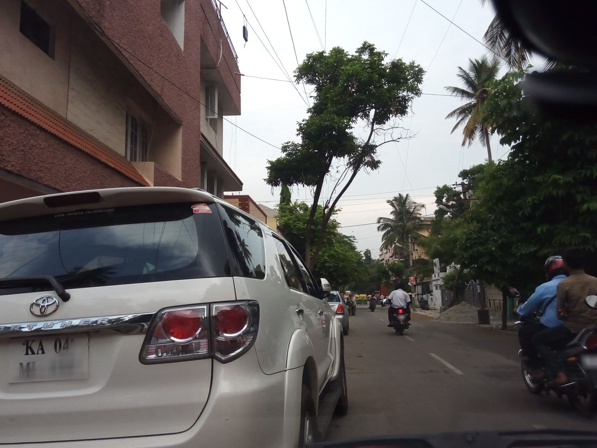 Street view near Treebo Grand Premier Suites, Bengaluru — © thejeshgn (CC BY-SA · Mapillary)