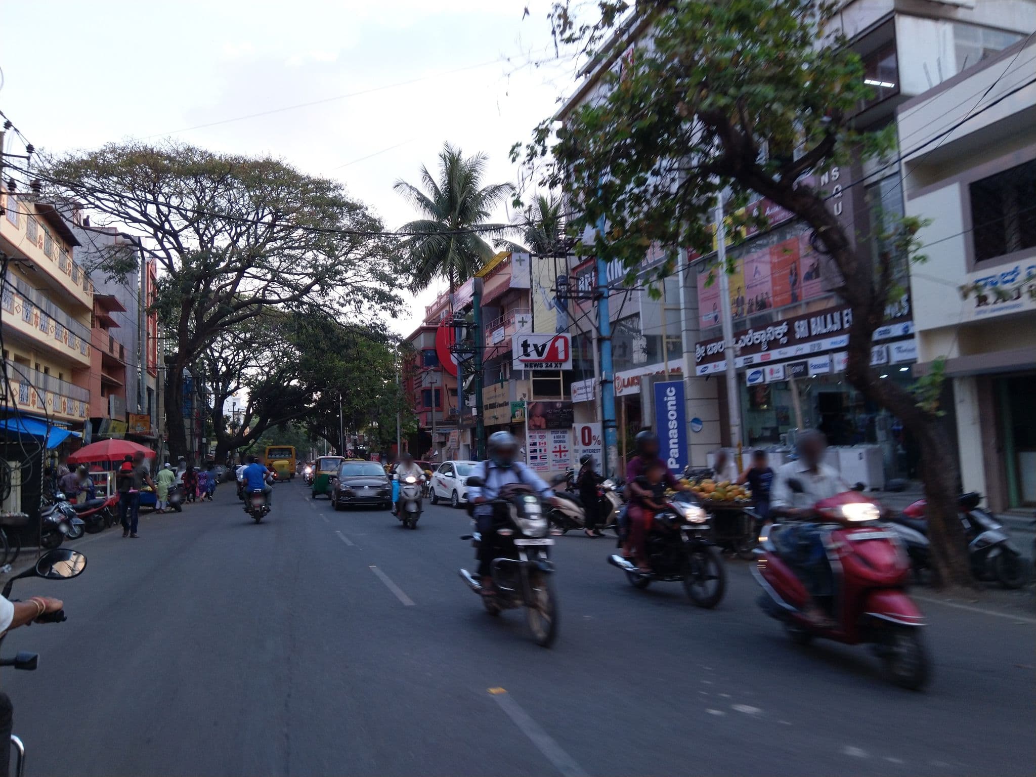 Street view near Comfort Inn Insys, Bengaluru — © chethan (CC BY-SA · Mapillary)