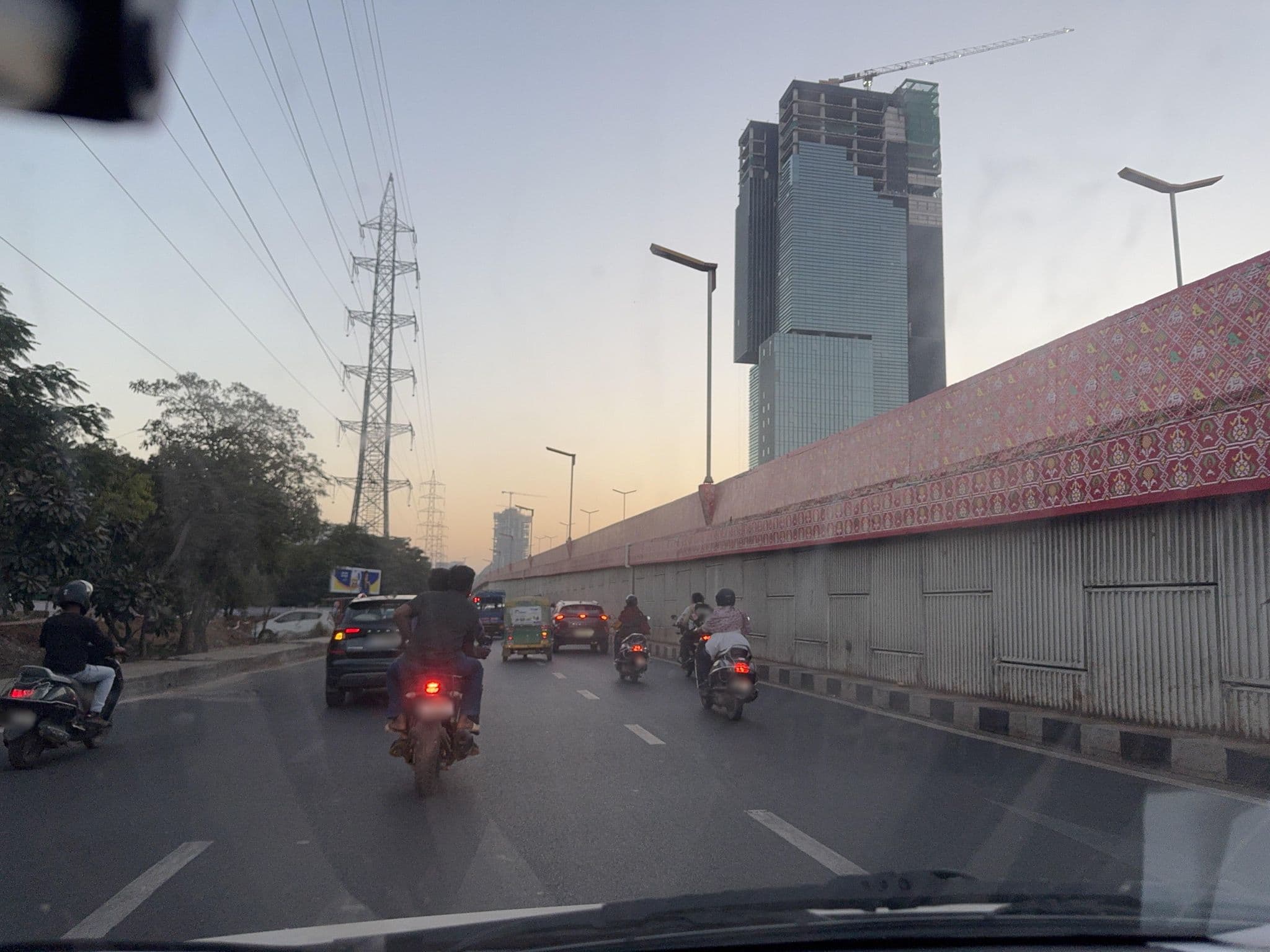 Street view near Night Halt Dormitory, Bopal — © shahashishg (CC BY-SA · Mapillary)