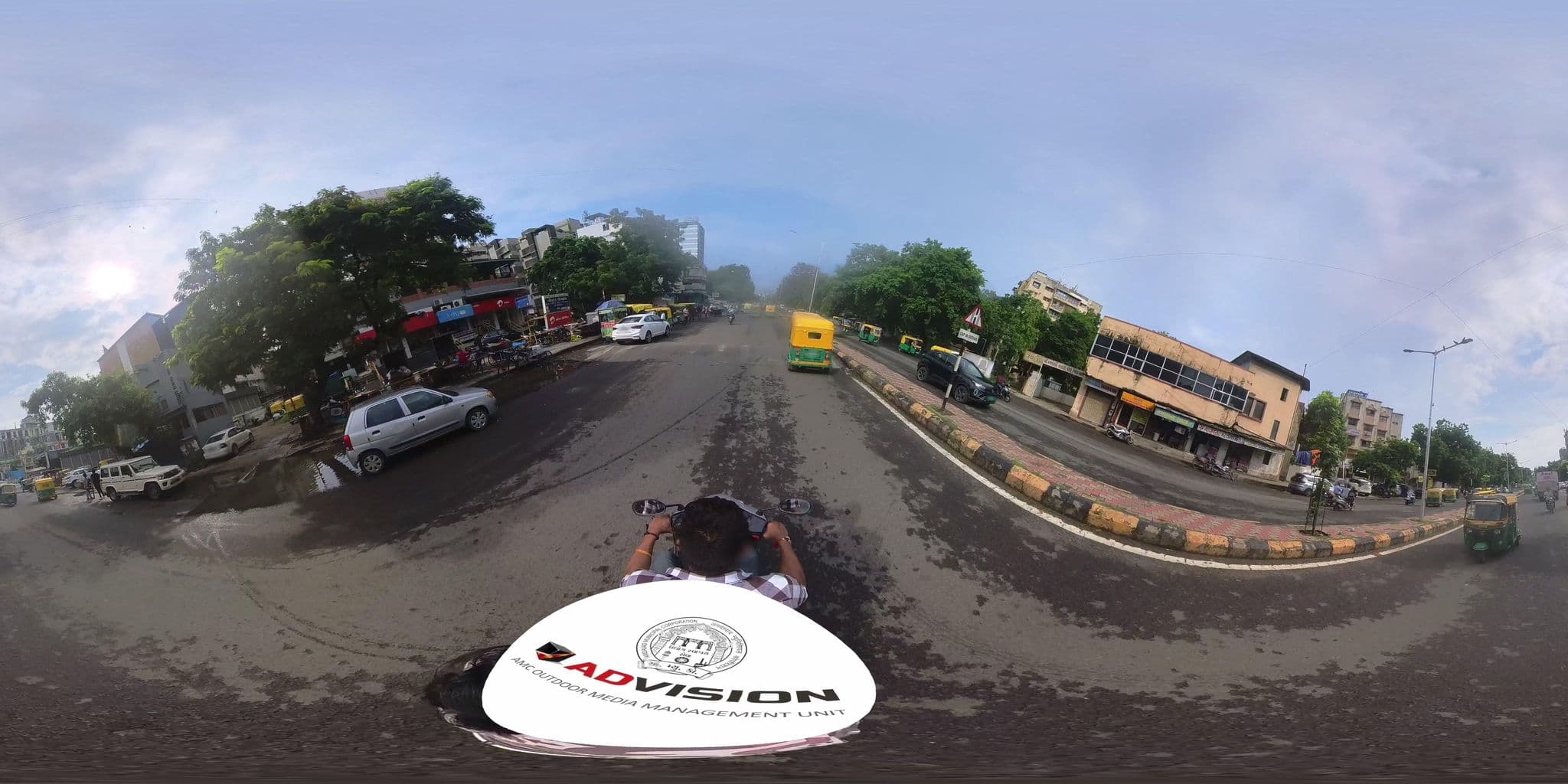 Street view near Hotel Neelkanth Sahara, Ahmedabad — © skysign (CC BY-SA · Mapillary)