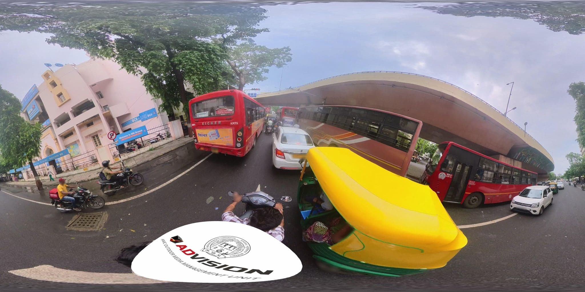 Street view near Cama Hotel, Ahmedabad — © skysign (CC BY-SA · Mapillary)