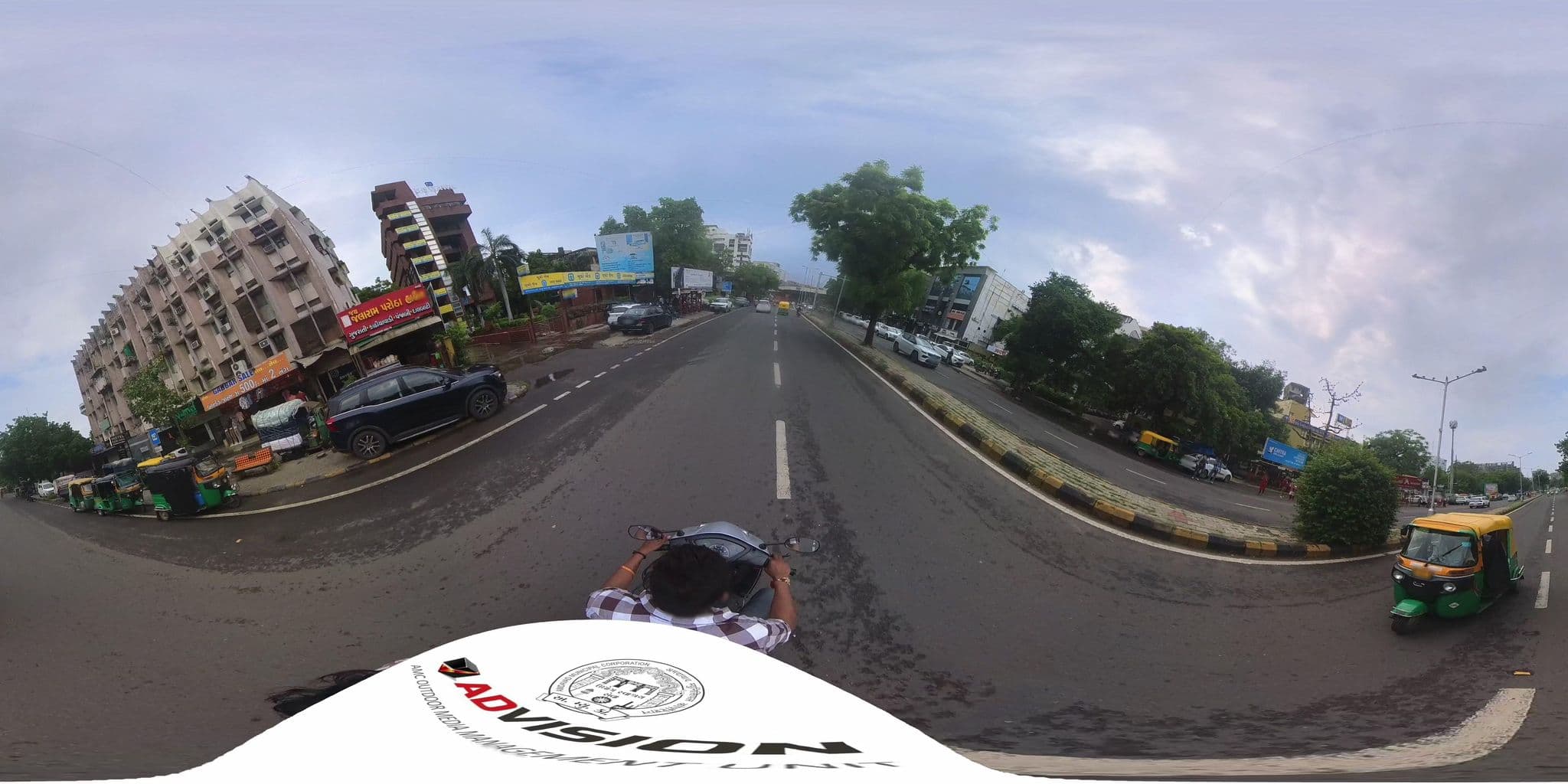 Street view near Hotel Silver Plaza, Ahmedabad — © skysign (CC BY-SA · Mapillary)