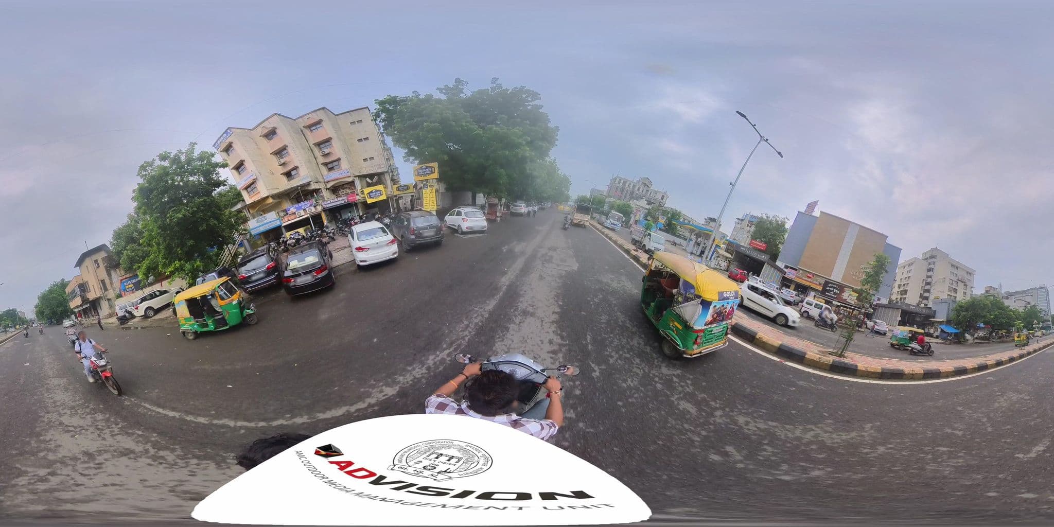Street view near Hotel The Lotus Park, Ahmedabad — © skysign (CC BY-SA · Mapillary)