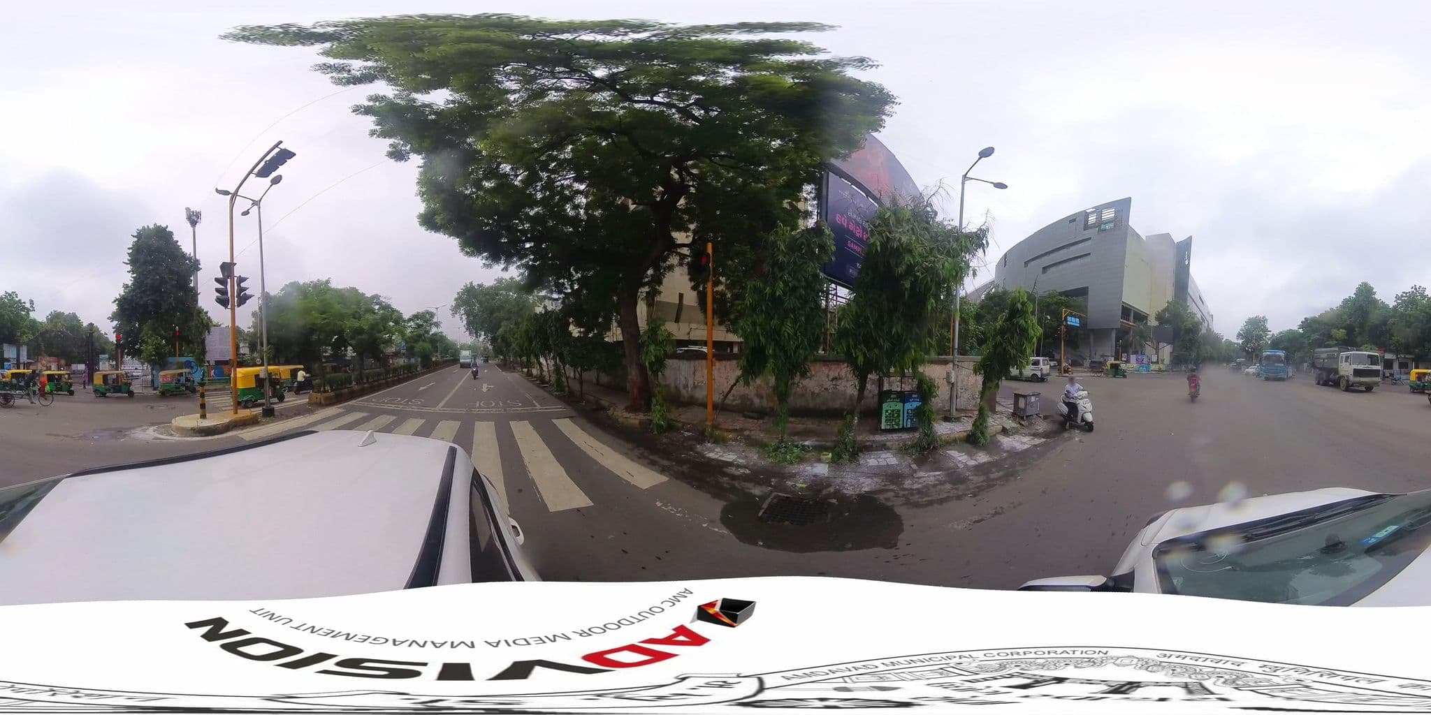 Street view near Hotel Sangam Palace, Ahmedabad — © skysign (CC BY-SA · Mapillary)