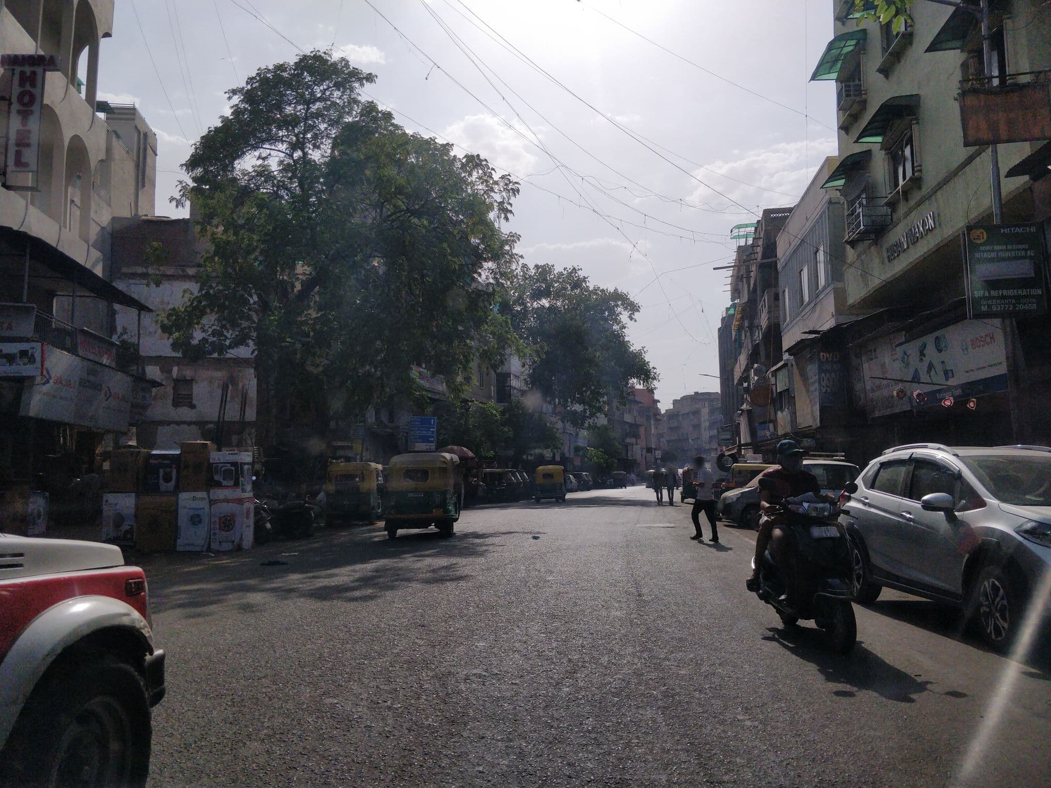 Street view near Hotel Shamiana, Ahmedabad — © abidandroid286 (CC BY-SA · Mapillary)