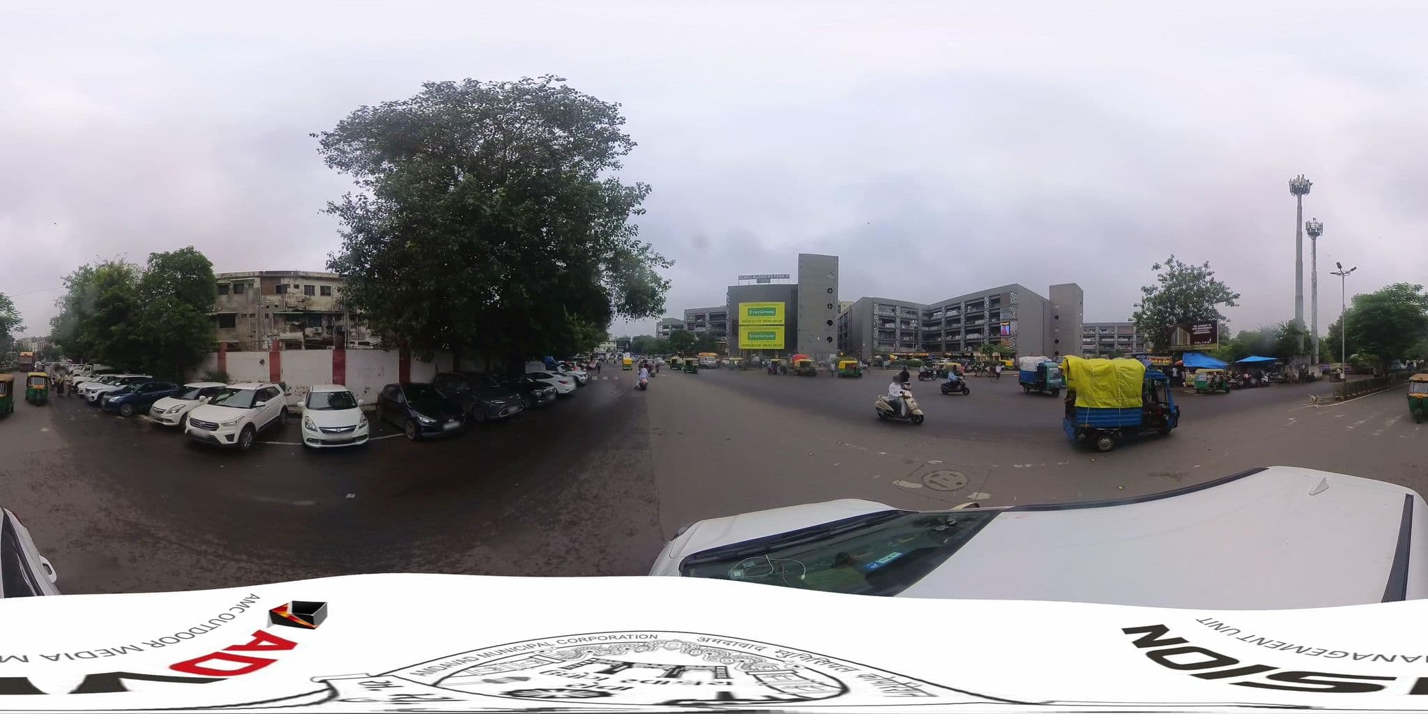 Street view near Hotel Kalinga Lake View, Ahmedabad — © skysign (CC BY-SA · Mapillary)