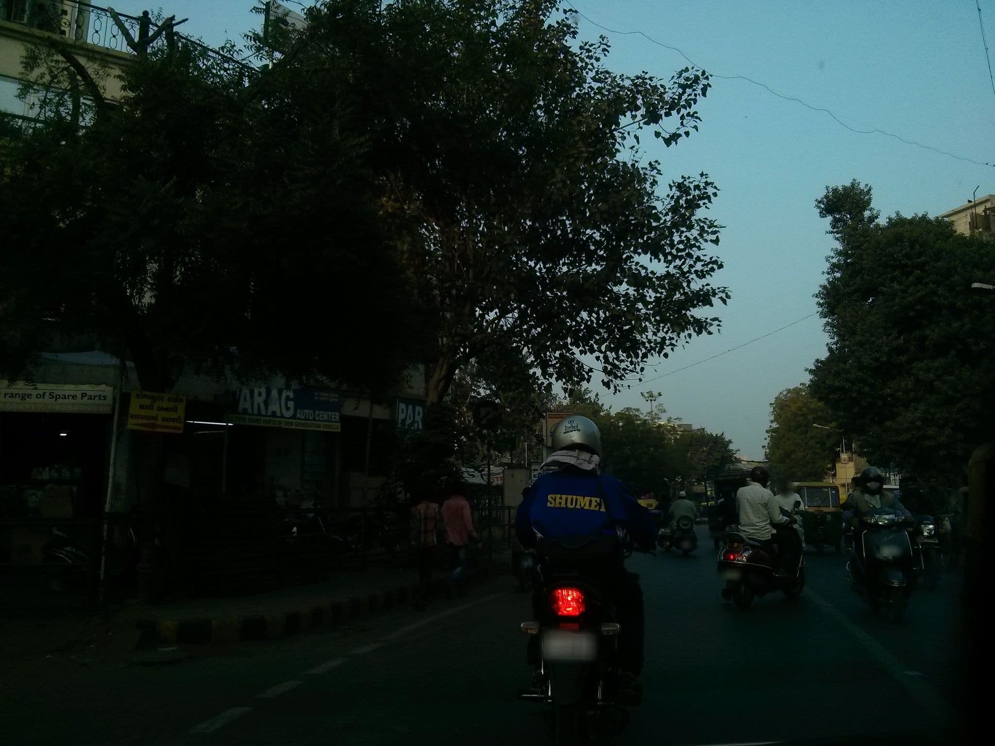 Street view near Safar Inn Hotel, Ahmedabad — © shravan91 (CC BY-SA · Mapillary)