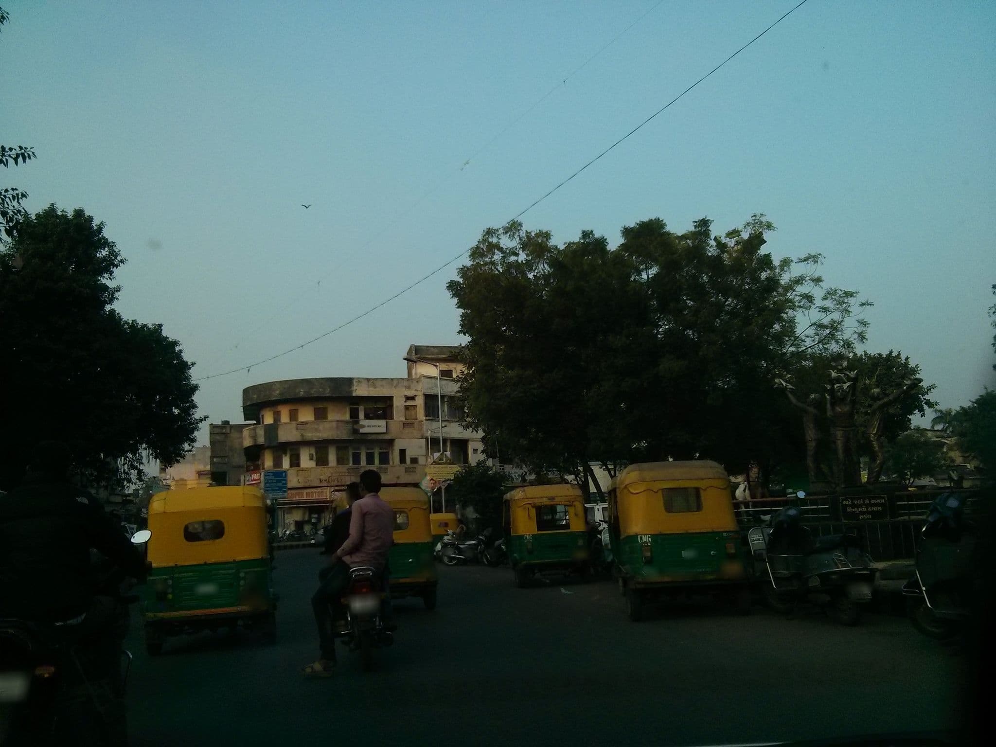 Street view near Hotel Gujarat, Ahmedabad — © shravan91 (CC BY-SA · Mapillary)