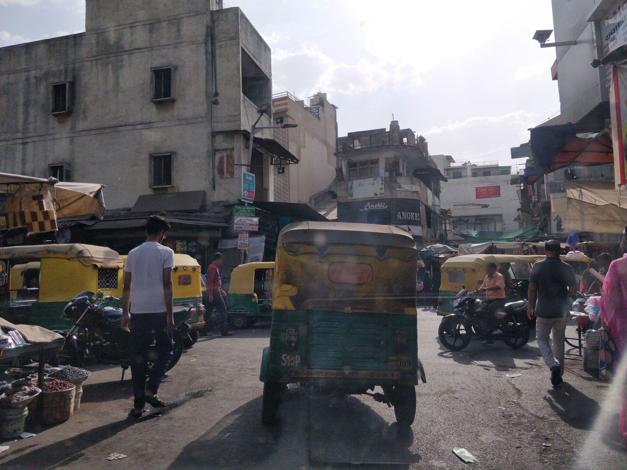 Street view near Deewanji Ni haveli, Ahmedabad — © abidandroid286 (CC BY-SA · Mapillary)