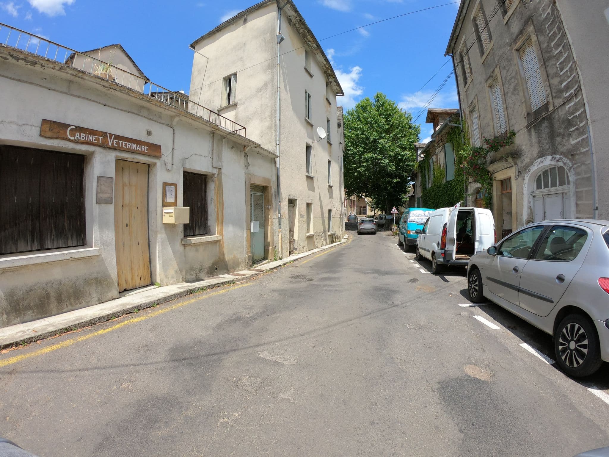 Street view near Gîte d'étape et restaurant "Le Recantou", Saint-Jean-du-Gard — © joostjakob (CC BY-SA · Mapillary)