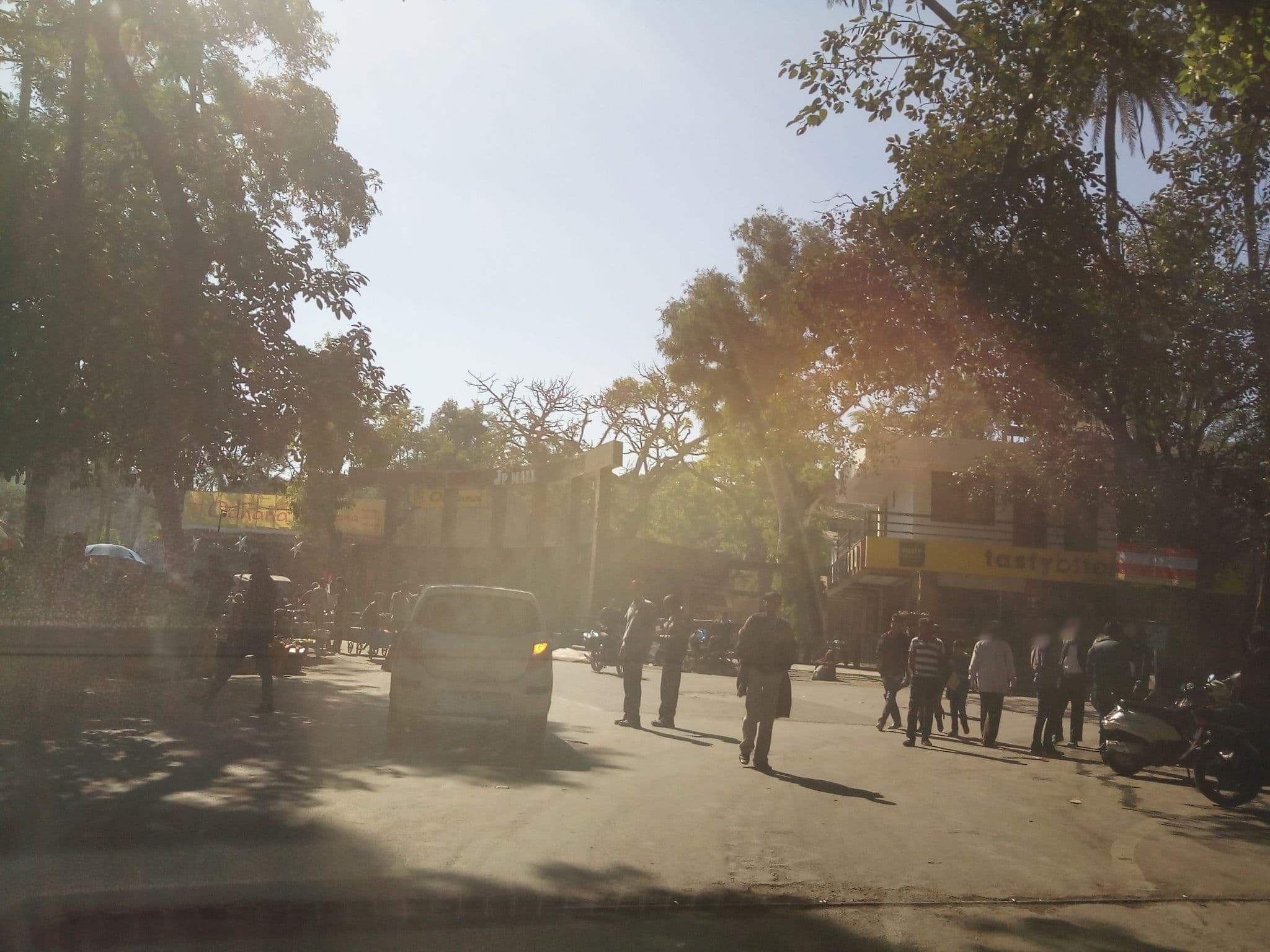 Street view near Raj Darbaar, Ābu — © shravan91 (CC BY-SA · Mapillary)