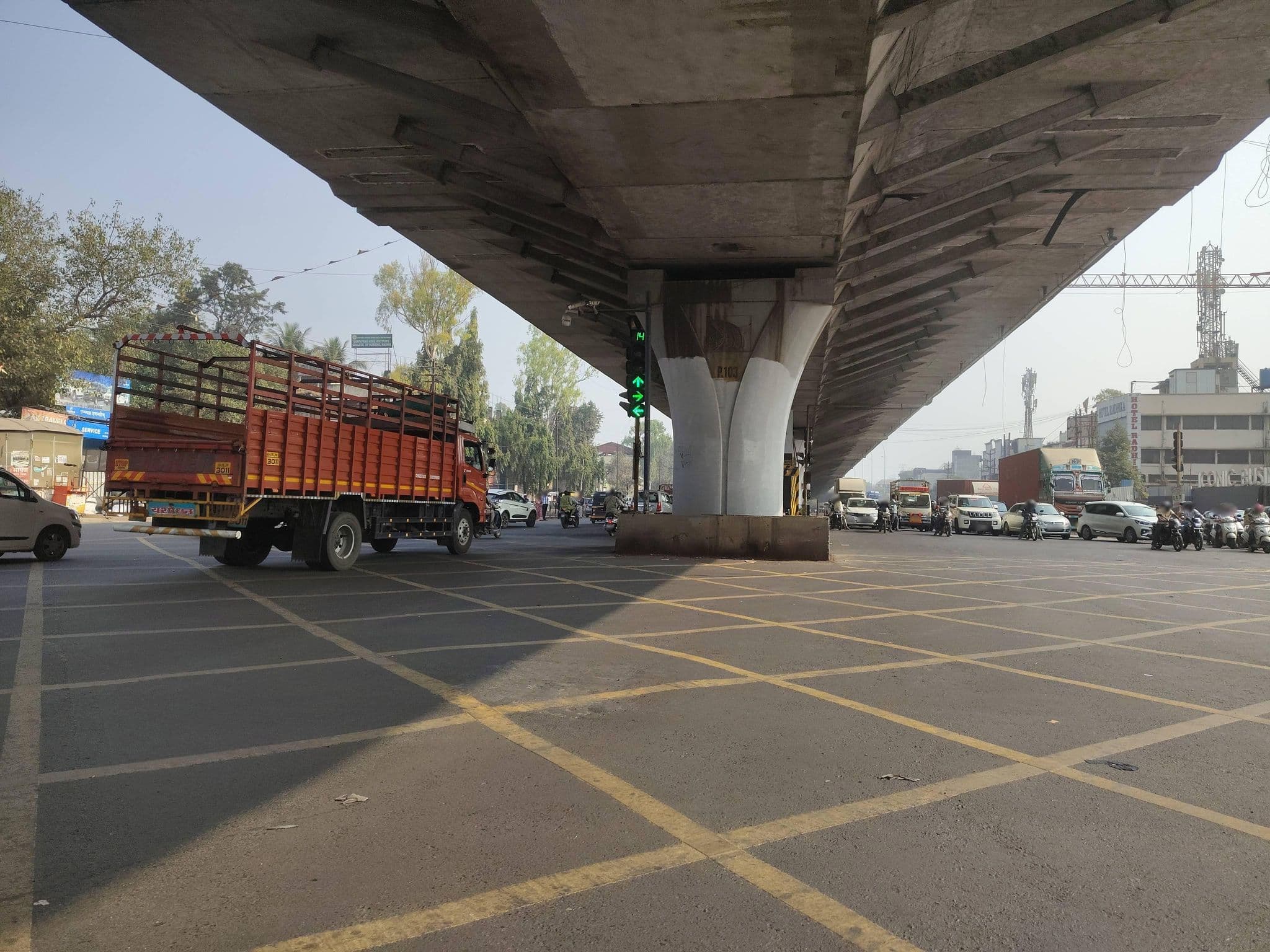 Street view near Hotel Blue Moon, Nashik — © VVM15 (CC BY-SA · Mapillary)