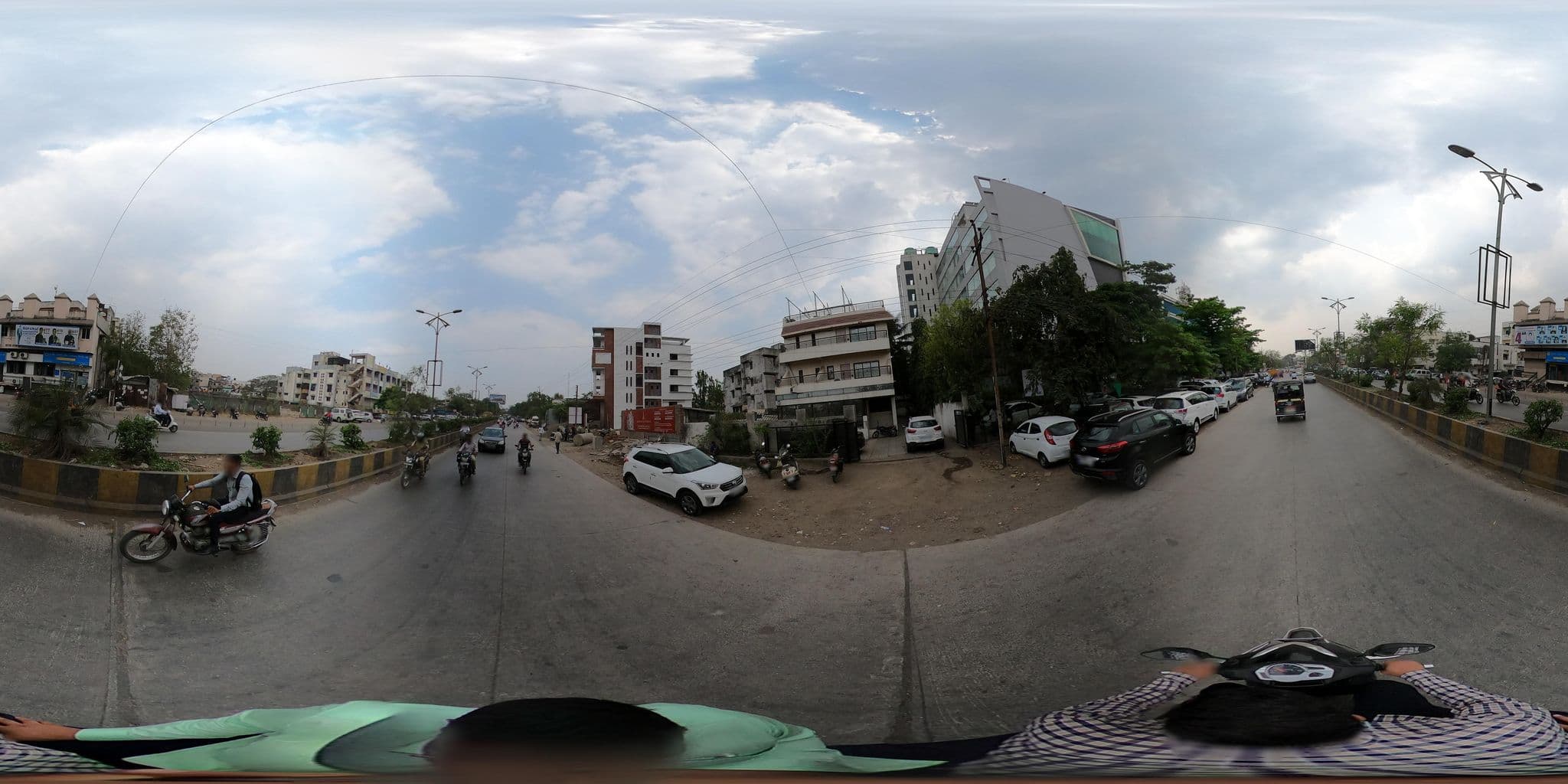Street view near The Aures (formerly known as Keys Select The Aures), Aurangabad — © HimanshuDeshpande (CC BY-SA · Mapillary)