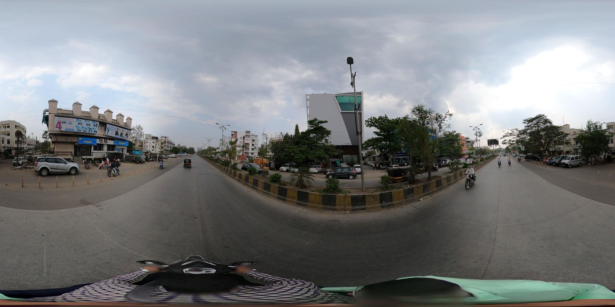 Street view near Peshwa Miracle Hotel, Aurangabad — © HimanshuDeshpande (CC BY-SA · Mapillary)