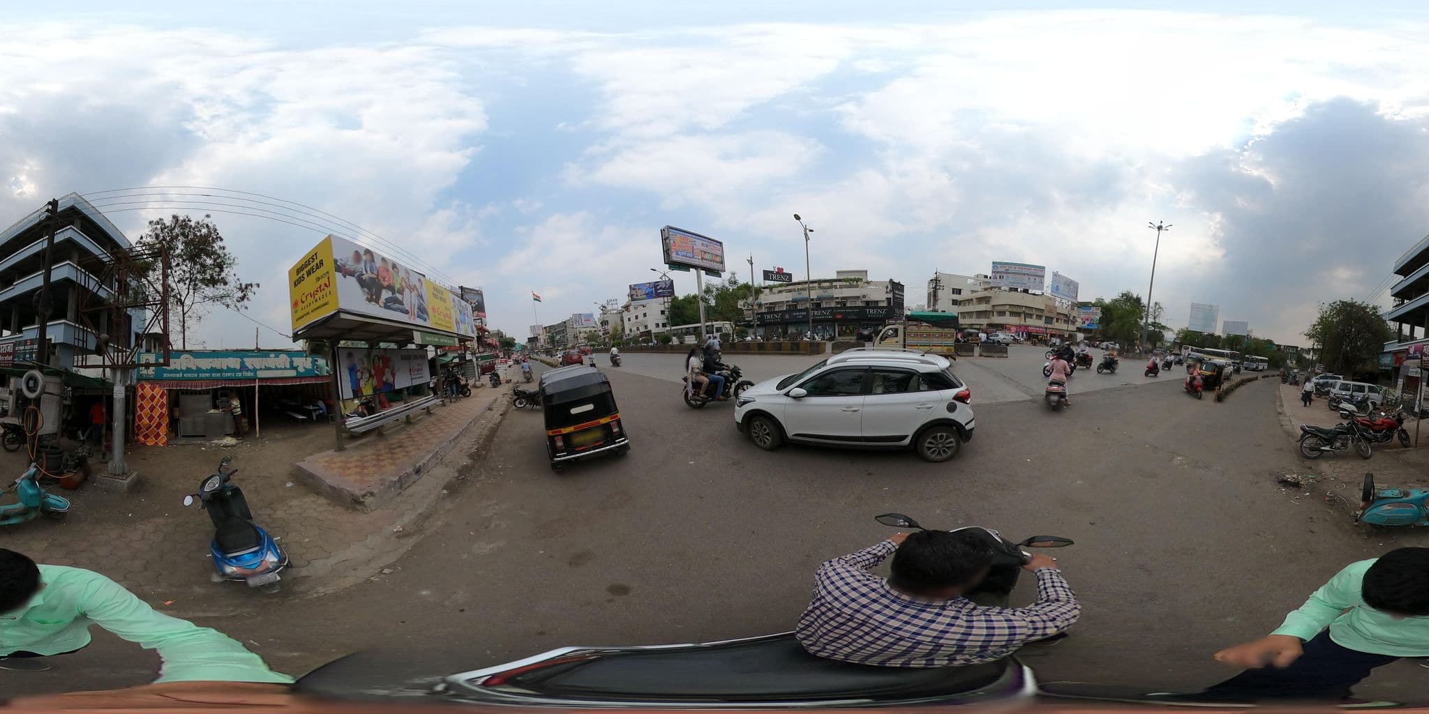 Street view near Hotel Morya Palace, Aurangabad — © HimanshuDeshpande (CC BY-SA · Mapillary)