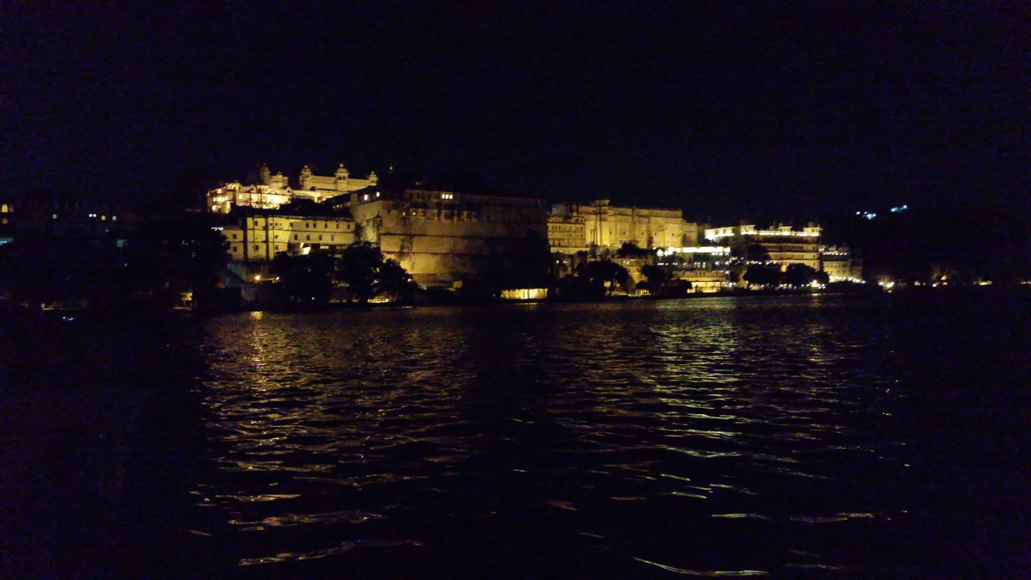 Street view near Hotel Amet Haveli, Udaipur — © shlublu (CC BY-SA · Mapillary)