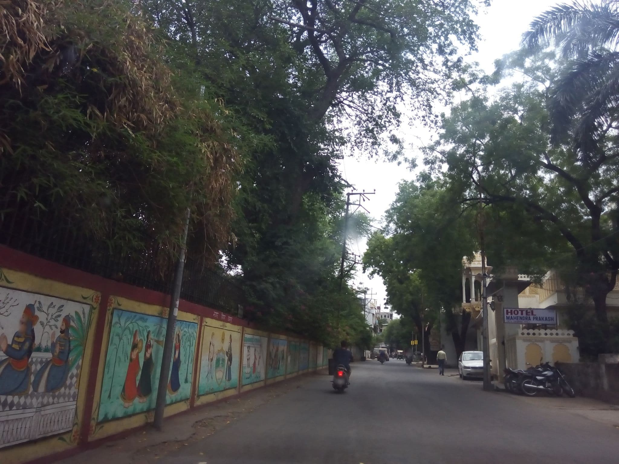 Street view near OYO 1159 Hotel Chandra Prakash, Udaipur — © thejeshgn (CC BY-SA · Mapillary)