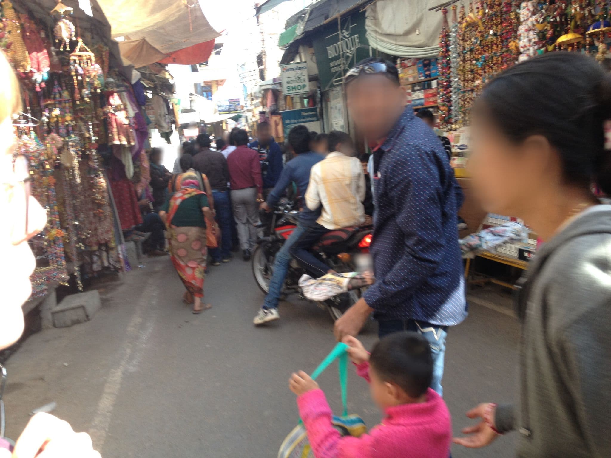 Street view near J.P. Village Resort, Pushkar — © elisetufvesson (CC BY-SA · Mapillary)