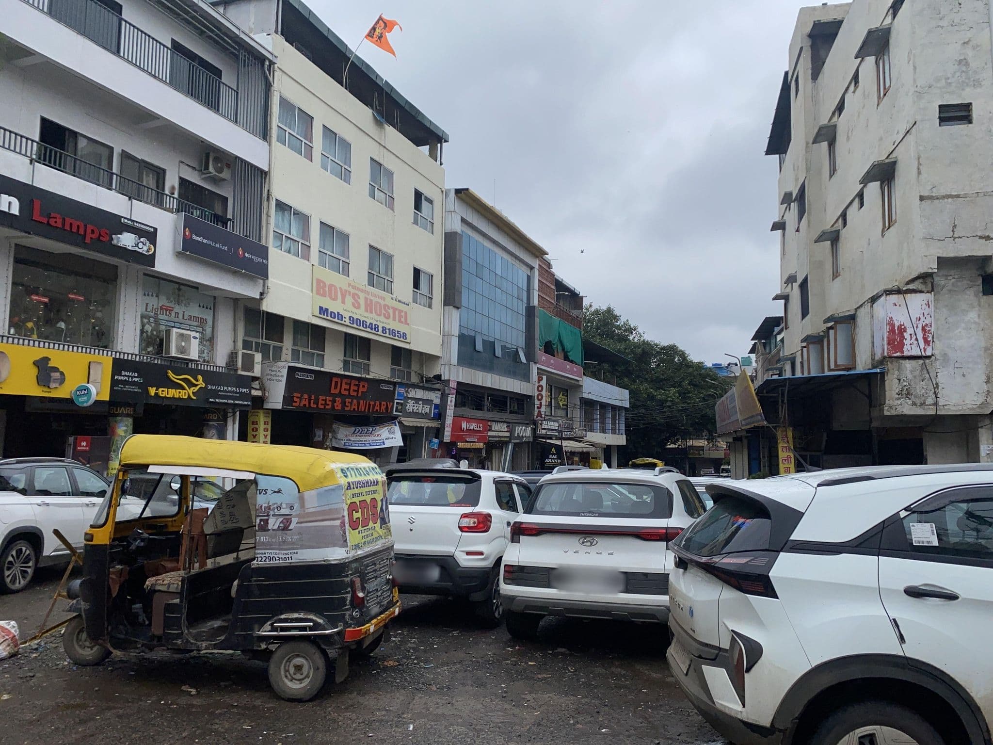 Street view near Hotel Kanha, Bhopal — © mansa_52 (CC BY-SA · Mapillary)