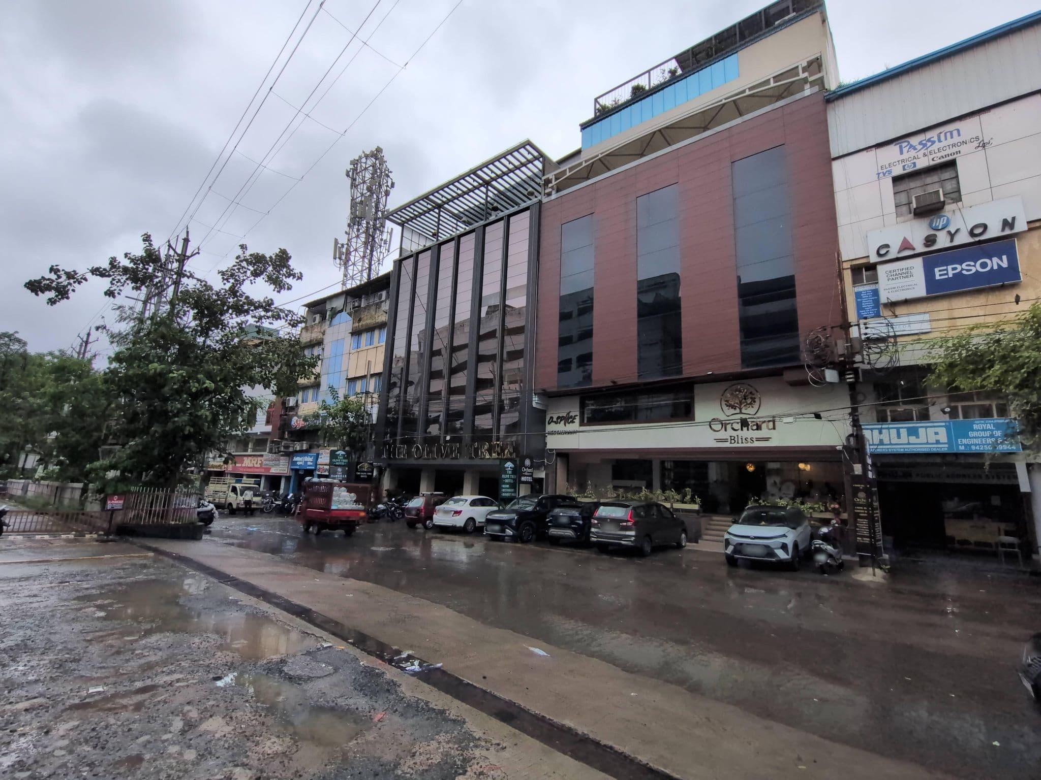 Street view near Panchhi Hotel, Bhopal — © anushka310 (CC BY-SA · Mapillary)