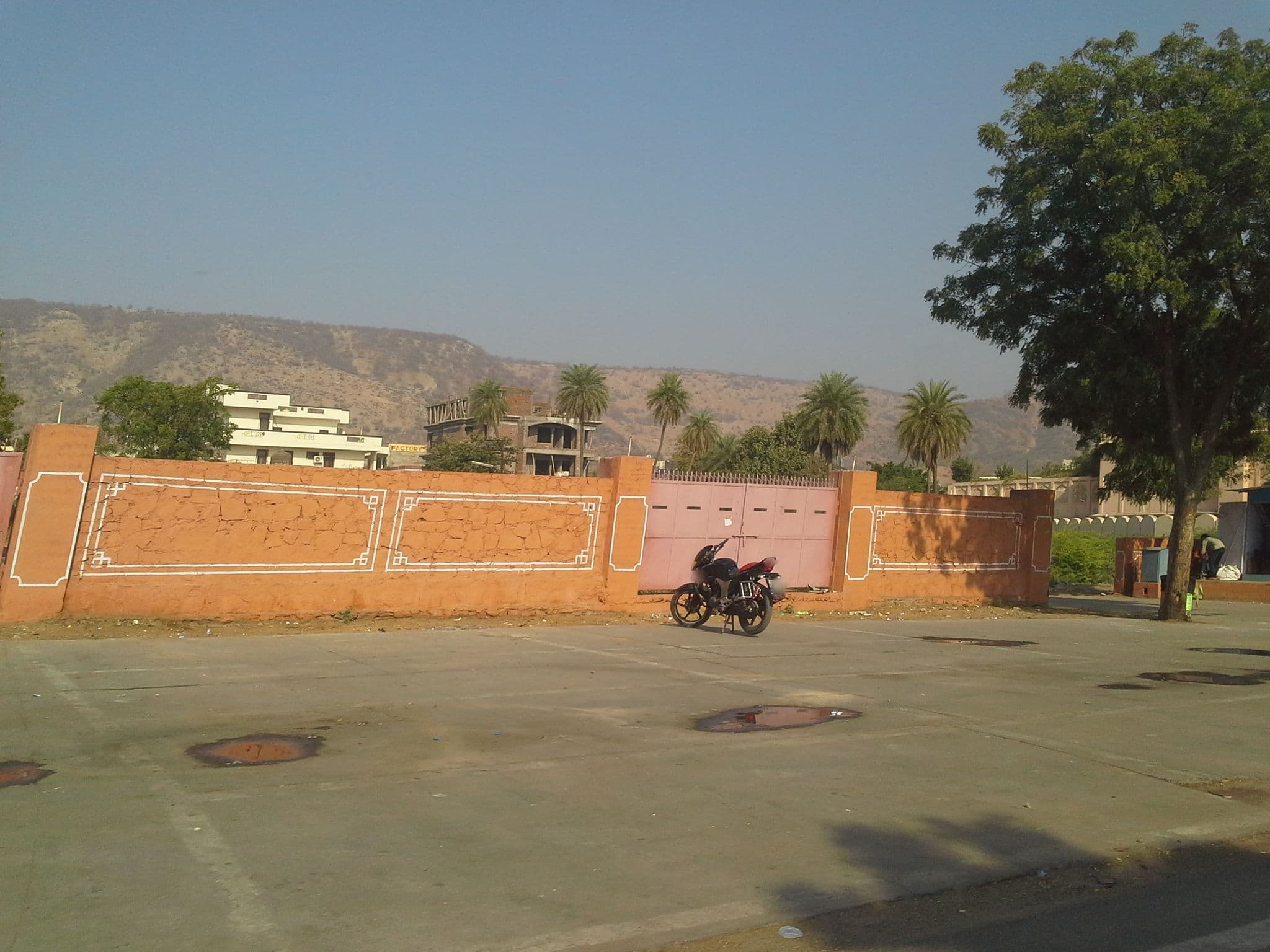 Street view near Hotel Madhav Palace, Jaipur — © omnibus (CC BY-SA · Mapillary)