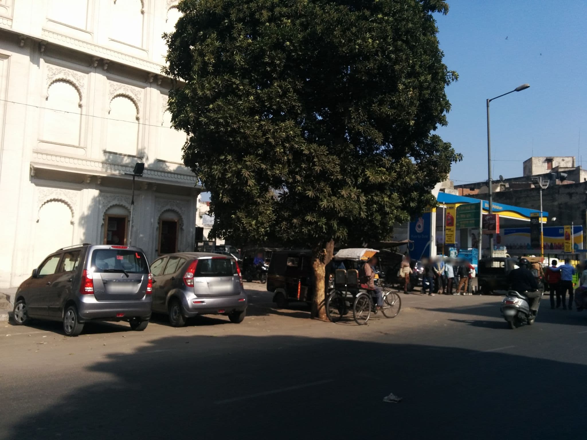 Street view near Magpie Villa, Jaipur — © sashazykov (CC BY-SA · Mapillary)
